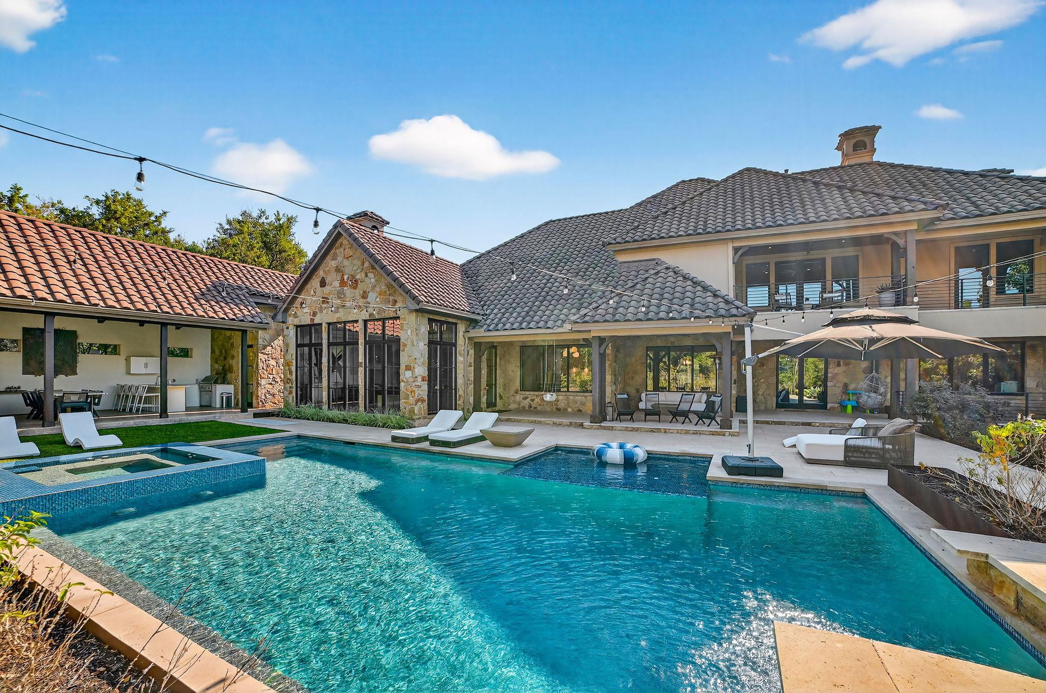 8700 Calera Dr, Austin, TX 78735