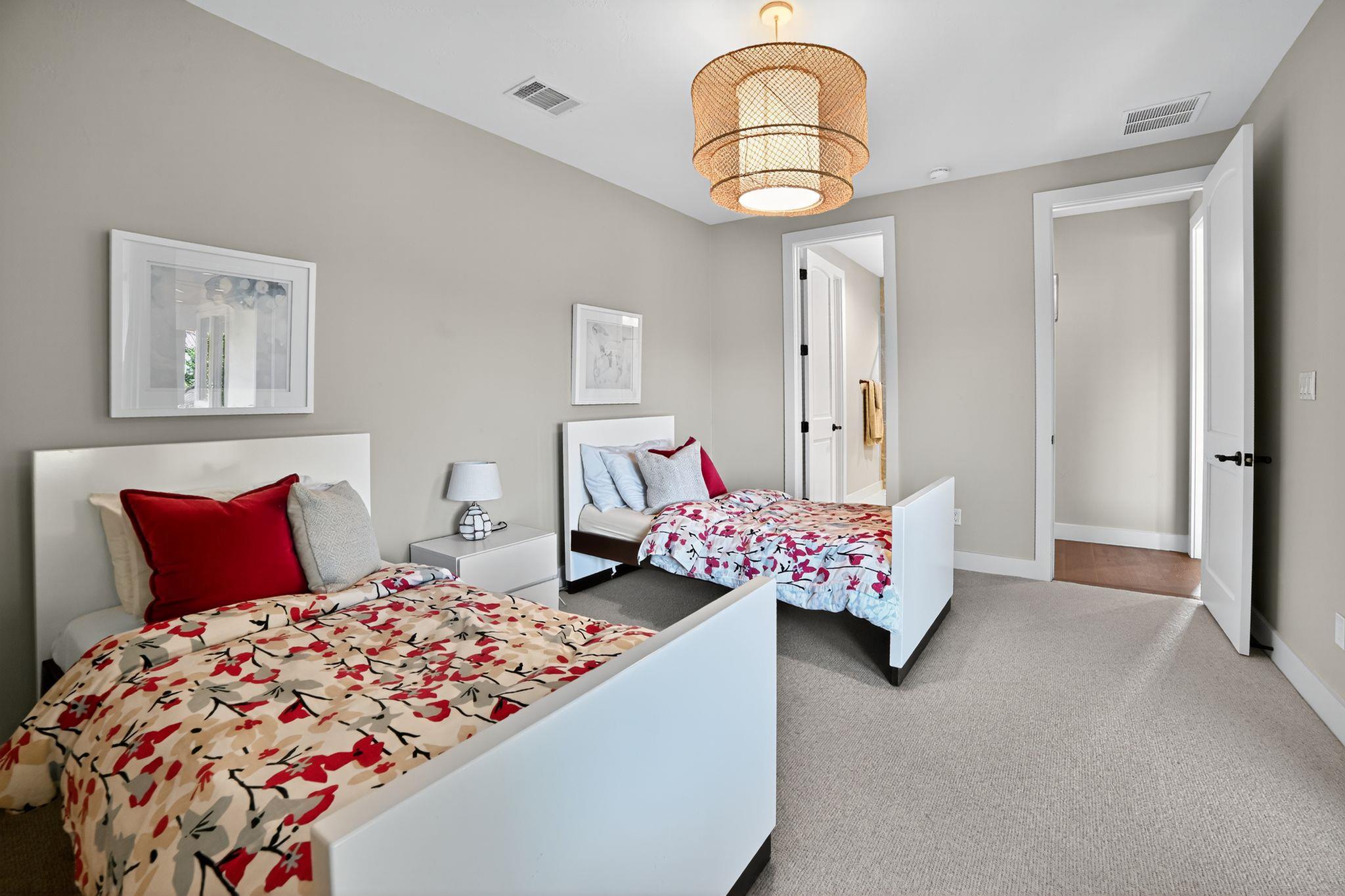 8700 Calera Dr, Austin, TX 78735