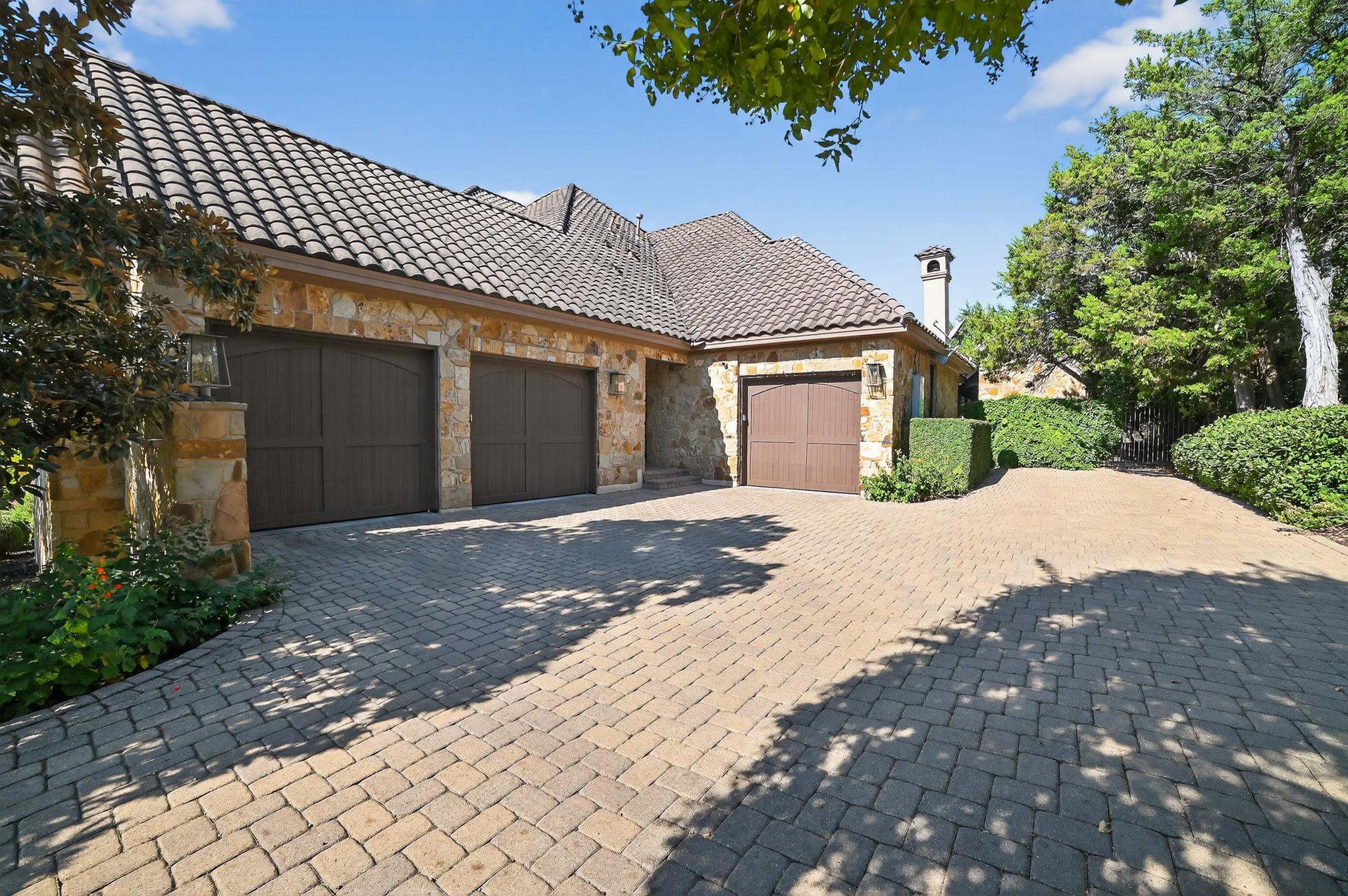 8700 Calera Dr, Austin, TX 78735