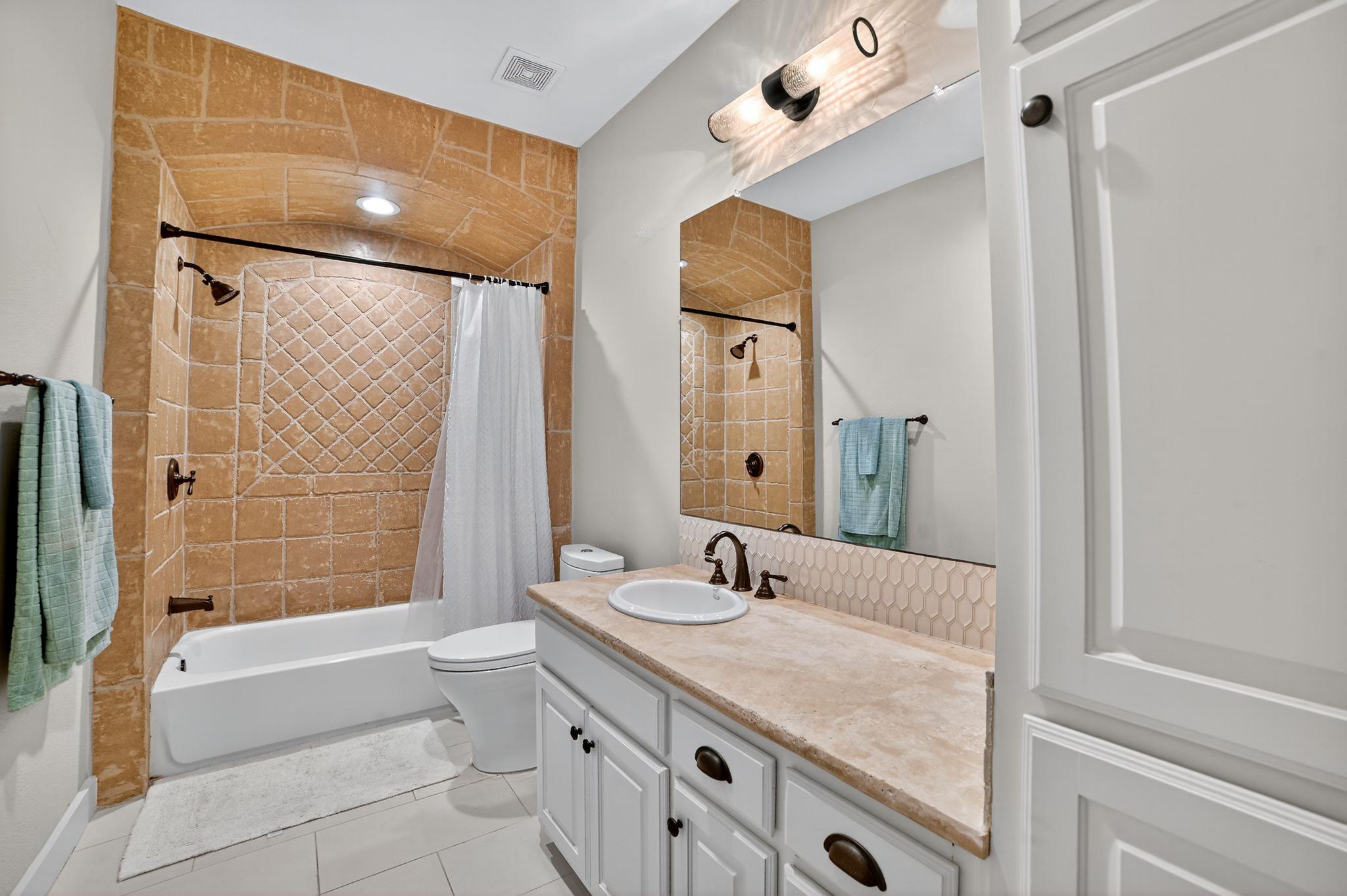 8700 Calera Dr, Austin, TX 78735