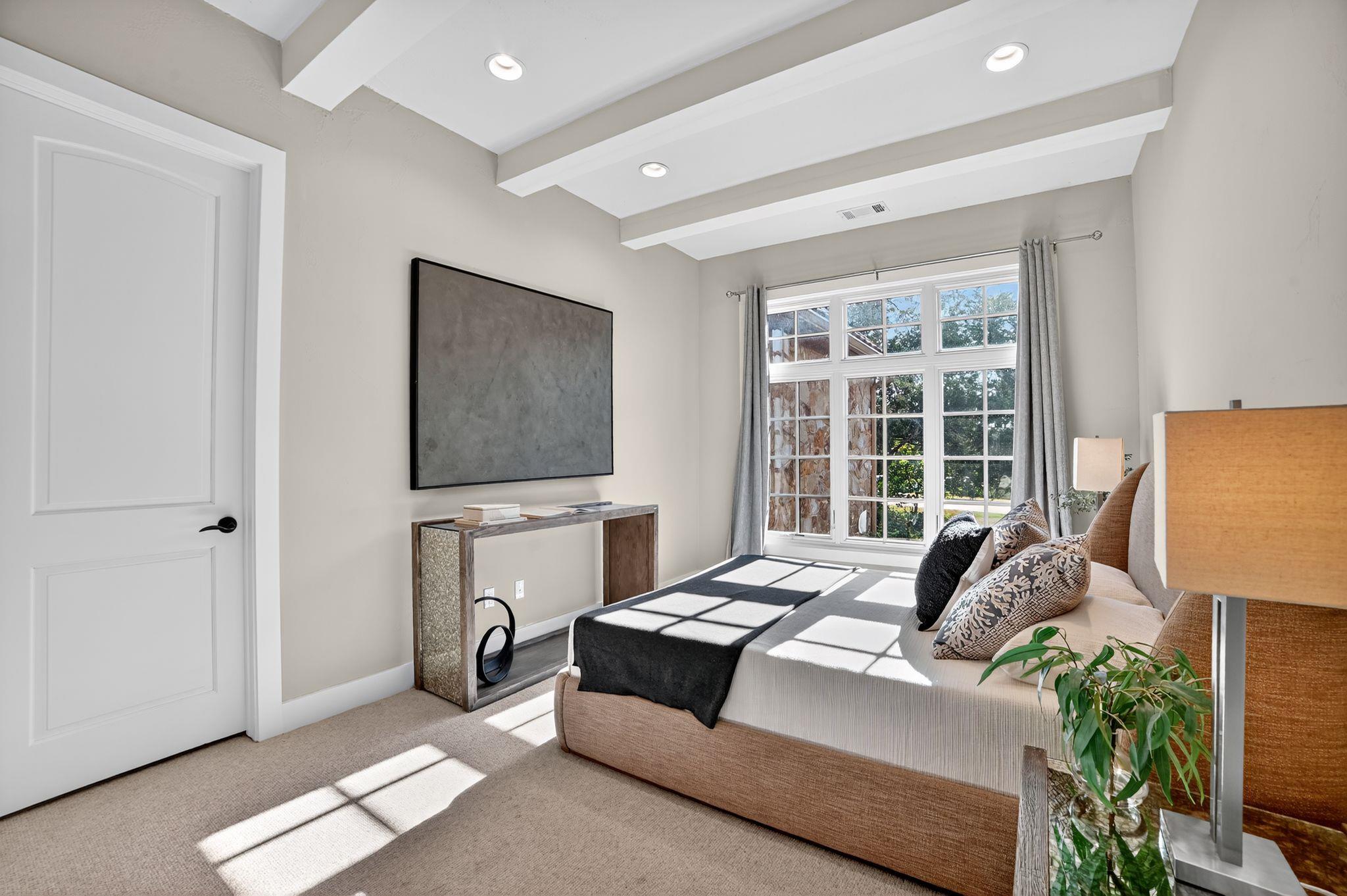 8700 Calera Dr, Austin, TX 78735