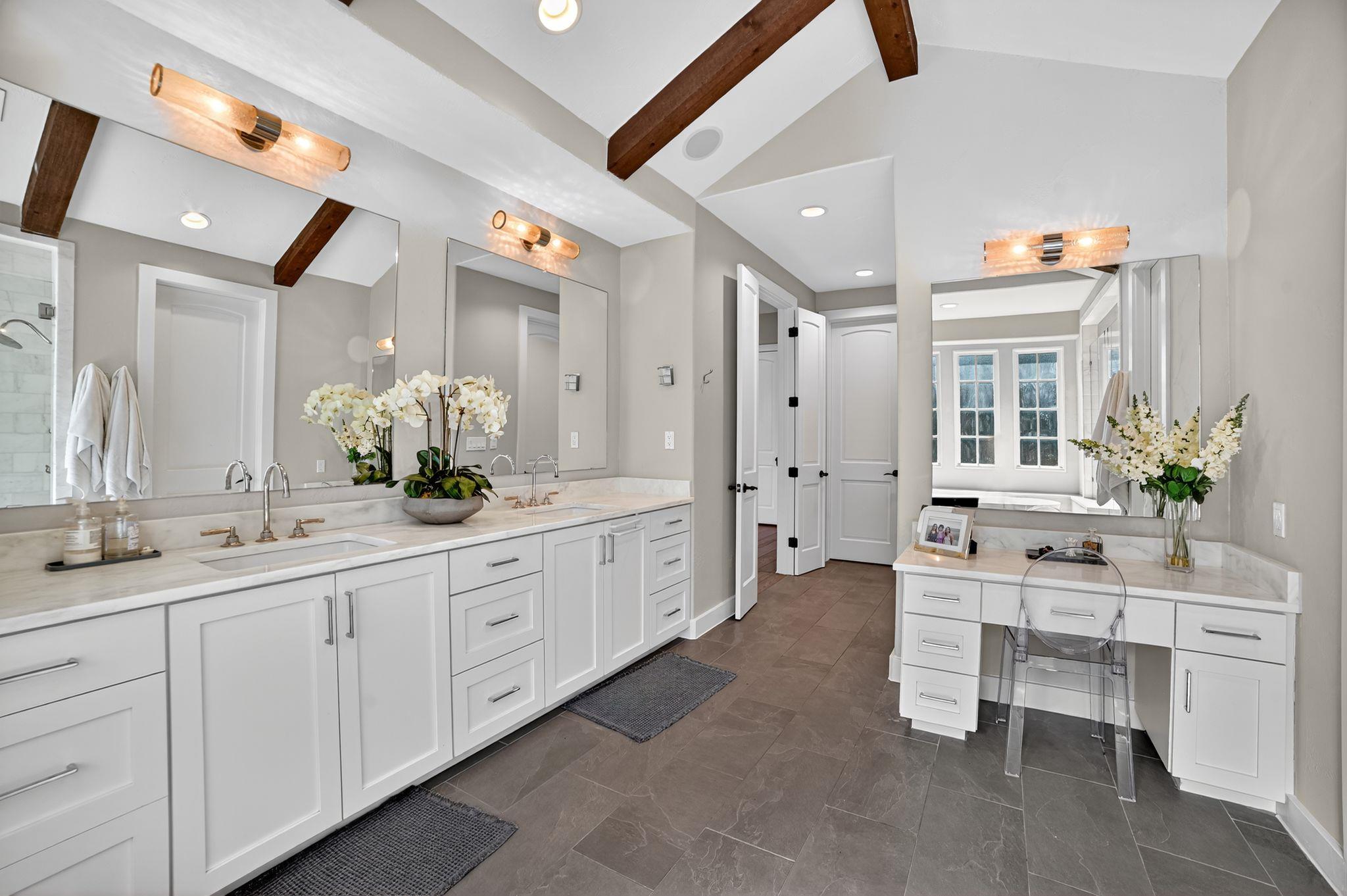 8700 Calera Dr, Austin, TX 78735