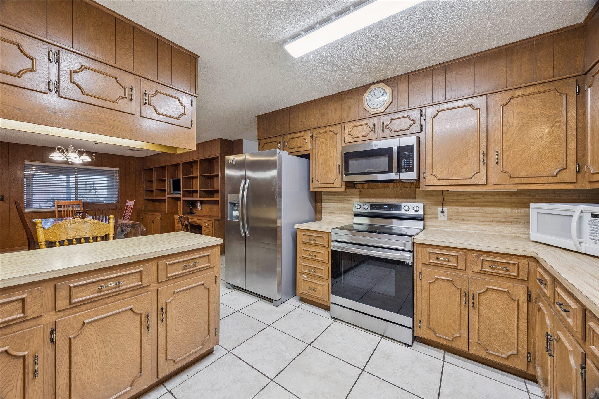 1500 S Main St, Taylor, TX 76574