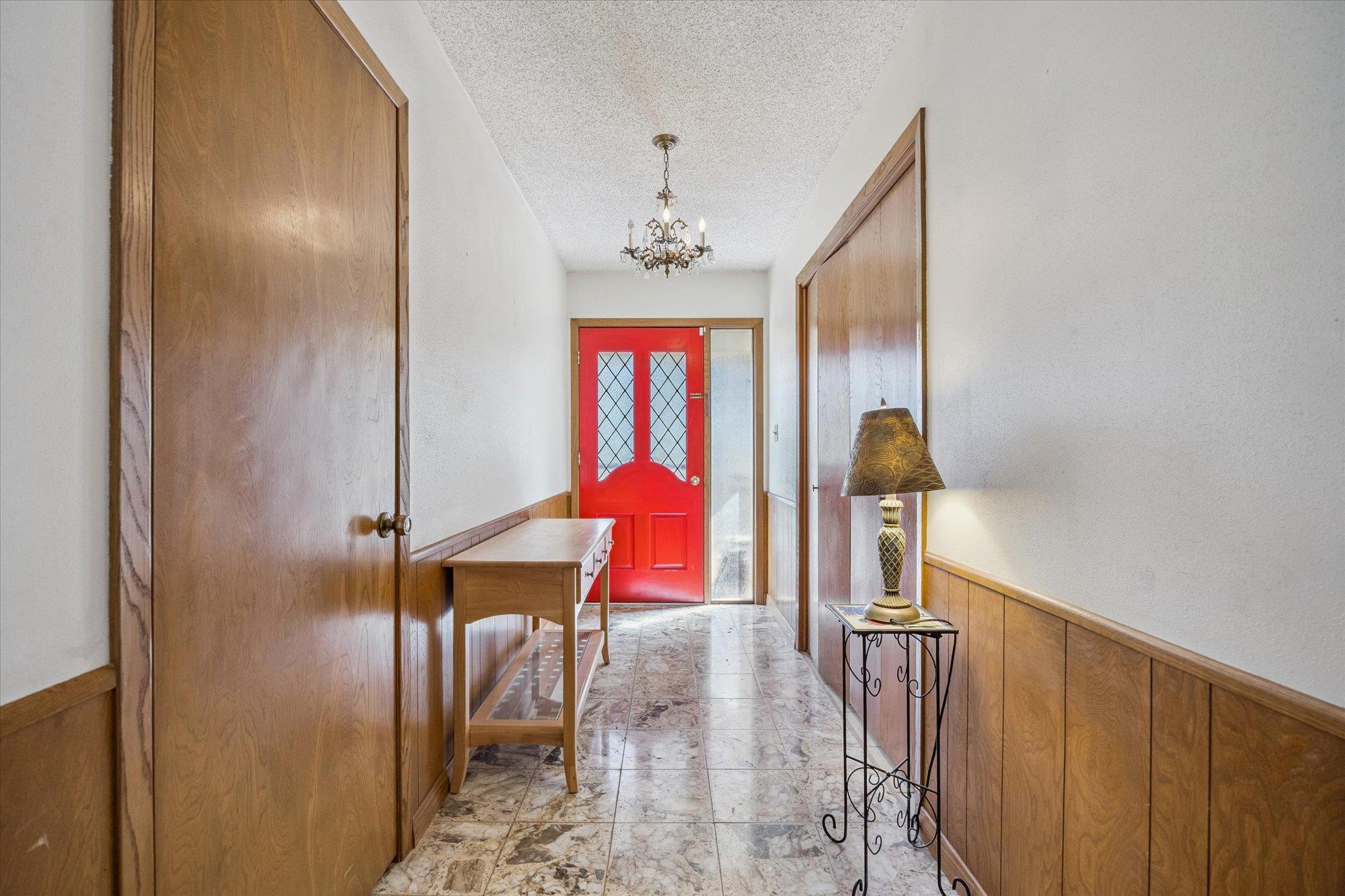 1500 S Main St, Taylor, TX 76574