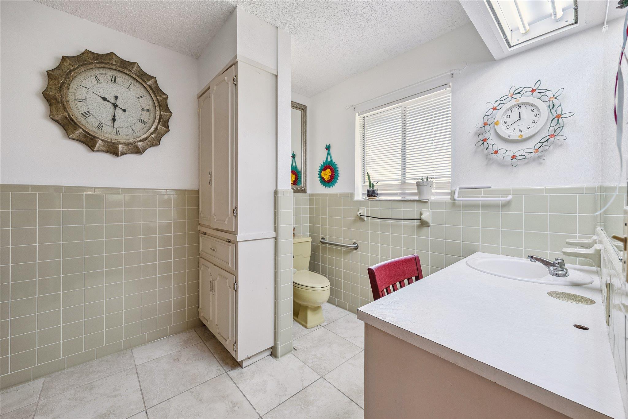 1500 S Main St, Taylor, TX 76574