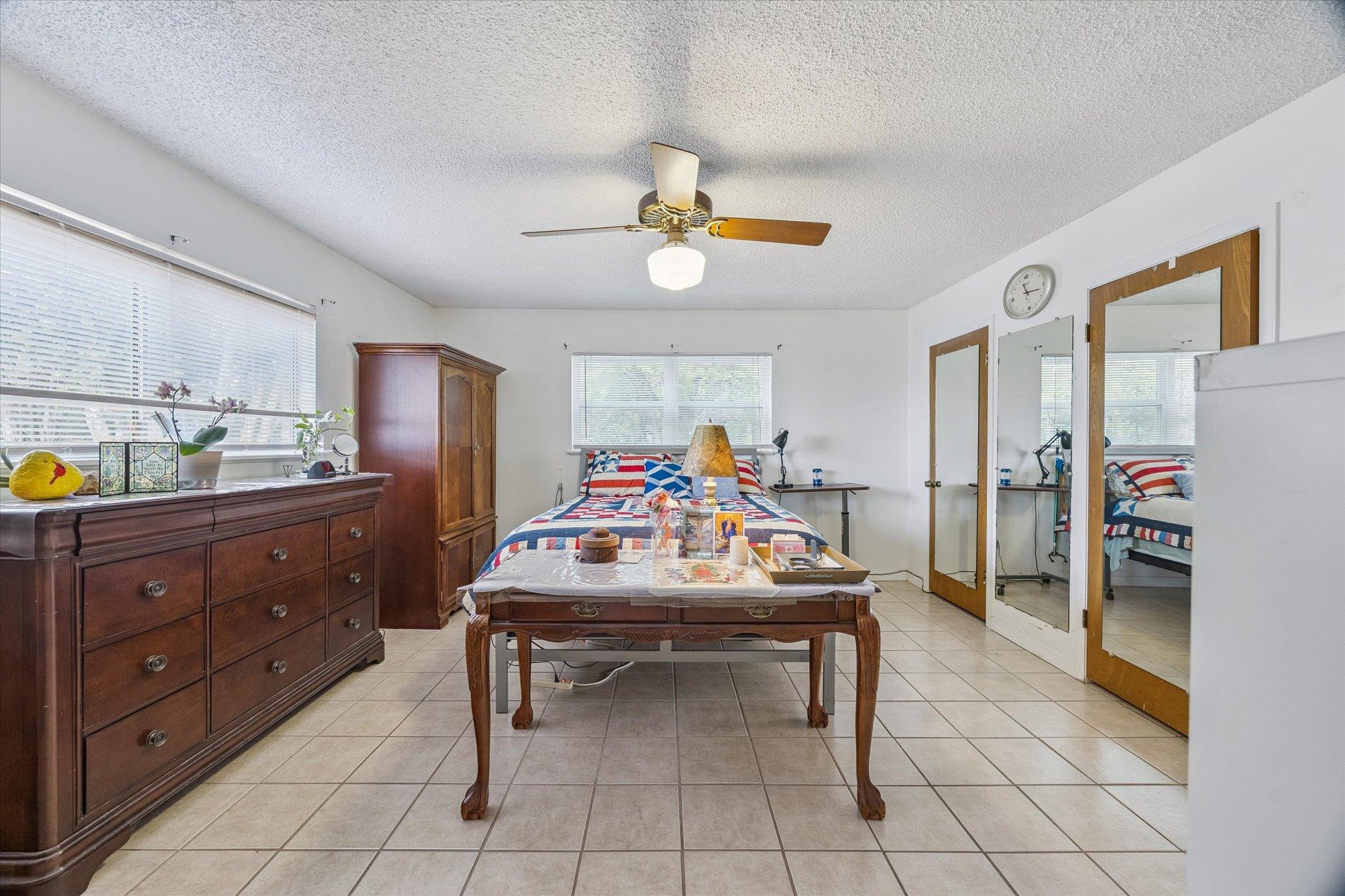 1500 S Main St, Taylor, TX 76574