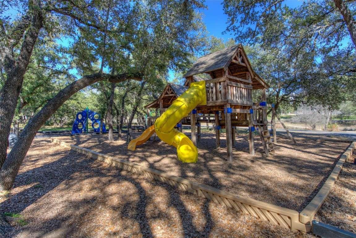 22108-2 Moulin Dr, Briarcliff, TX 78669