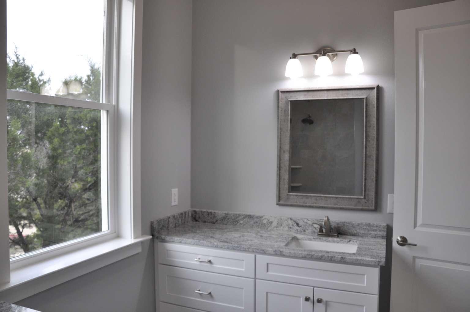 22108-2 Moulin Dr, Briarcliff, TX 78669