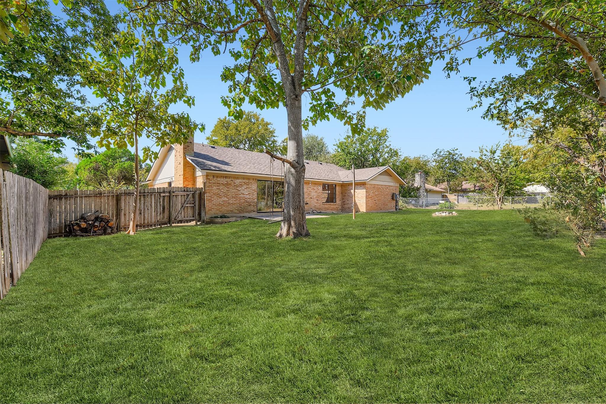 7128 S Brook Dr, Austin, TX 78736