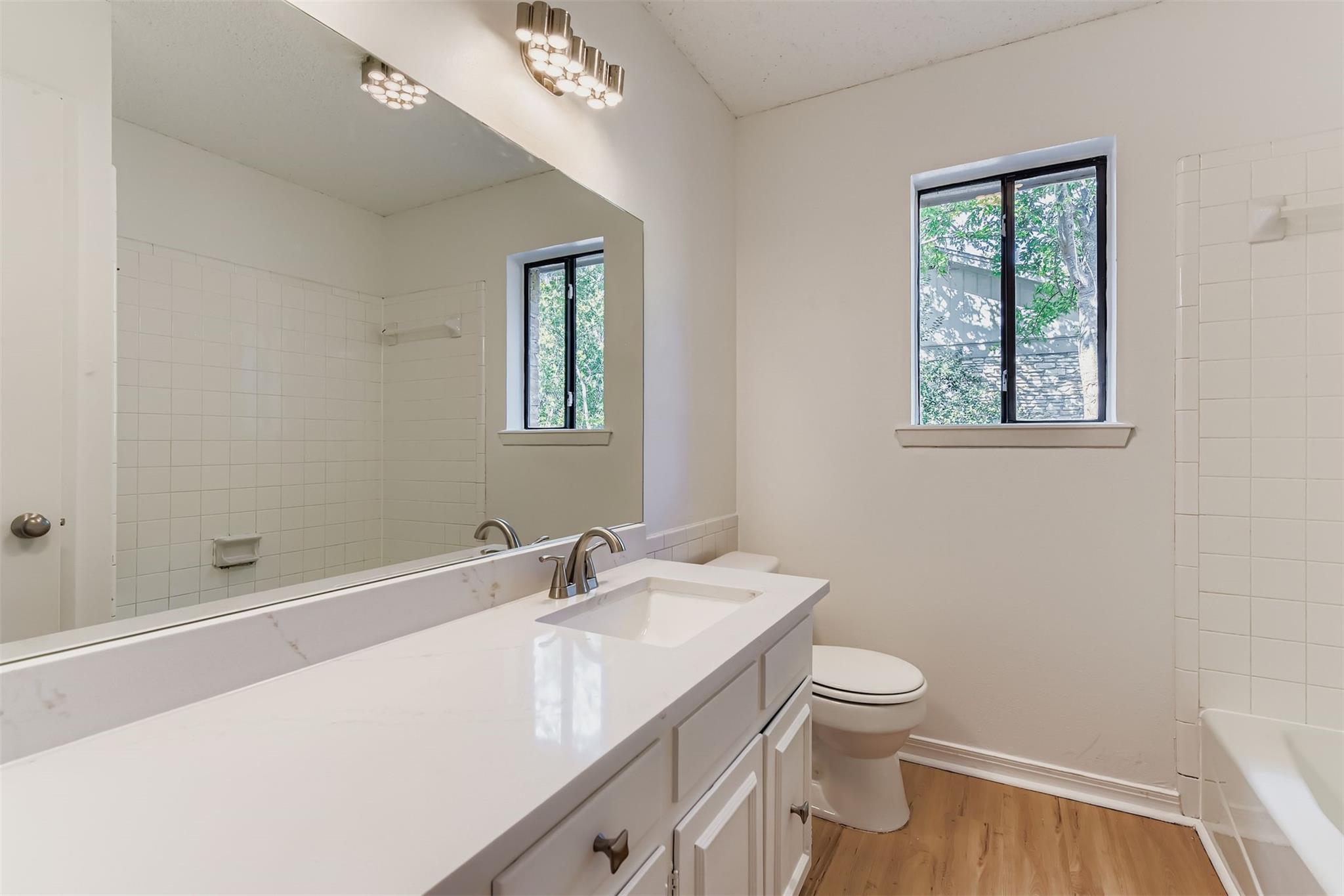 7128 S Brook Dr, Austin, TX 78736