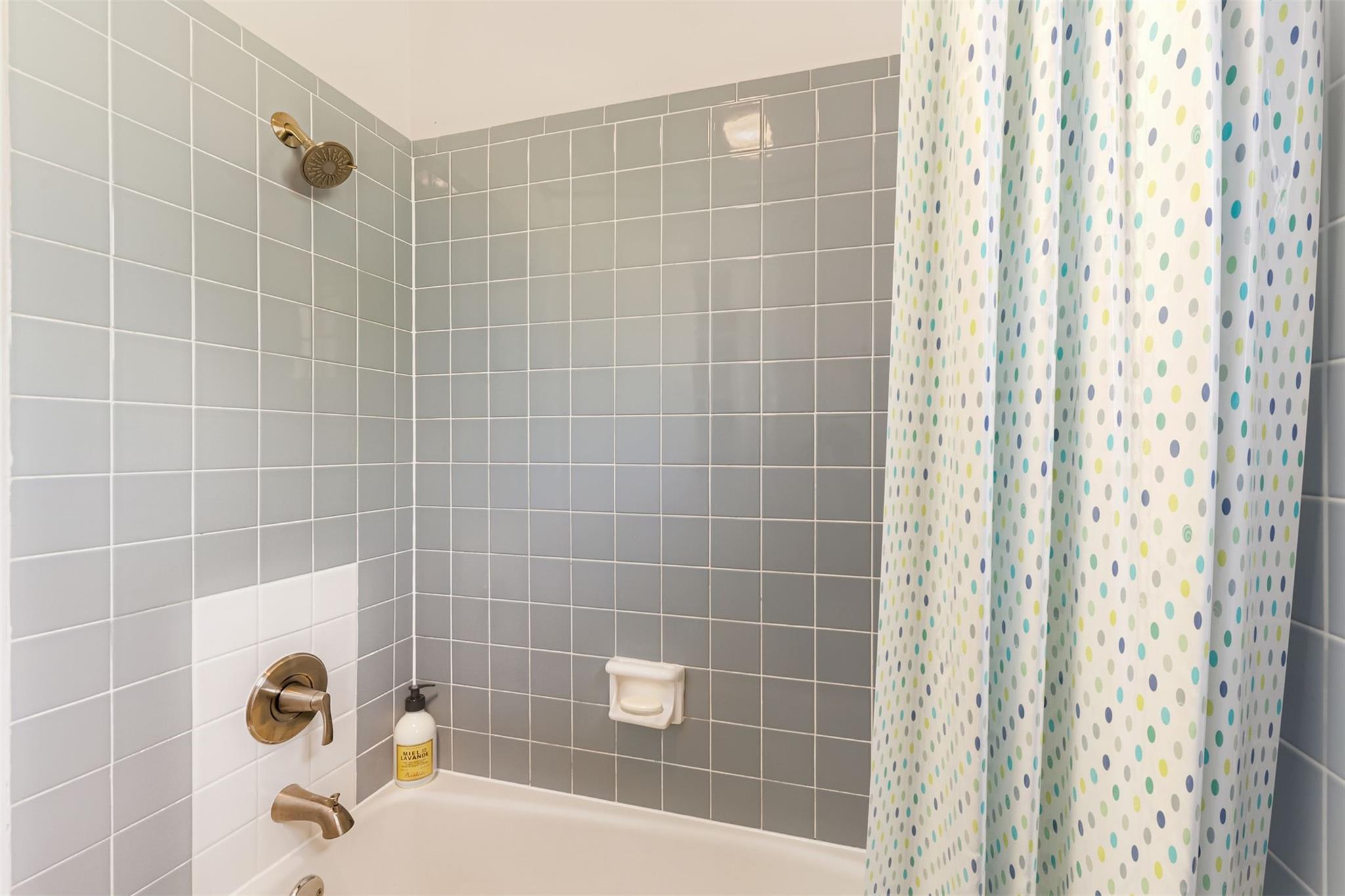 7128 S Brook Dr, Austin, TX 78736