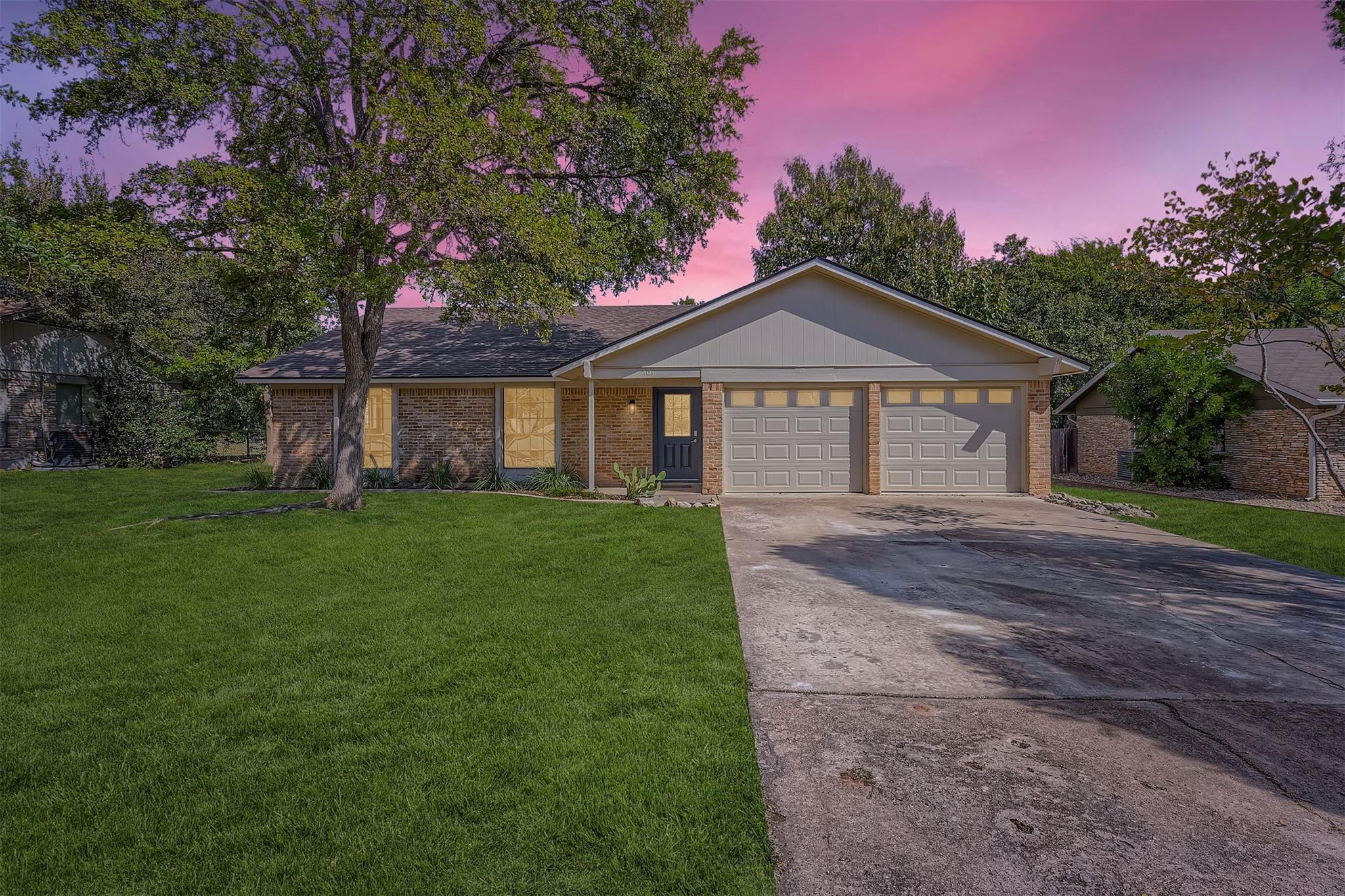 7128 S Brook Dr, Austin, TX 78736