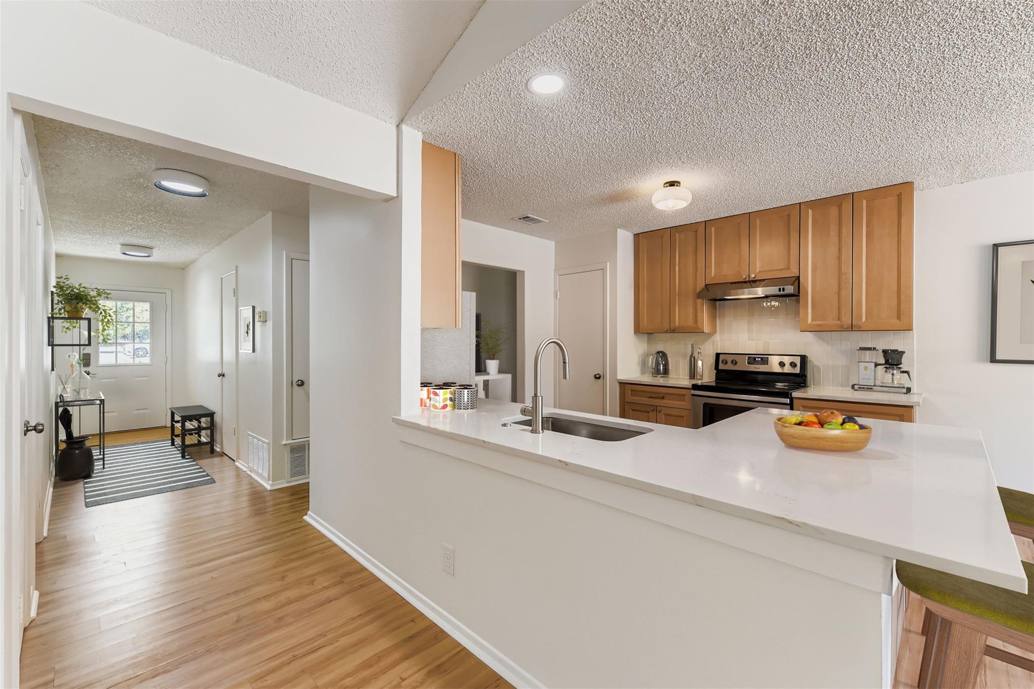 7128 S Brook Dr, Austin, TX 78736