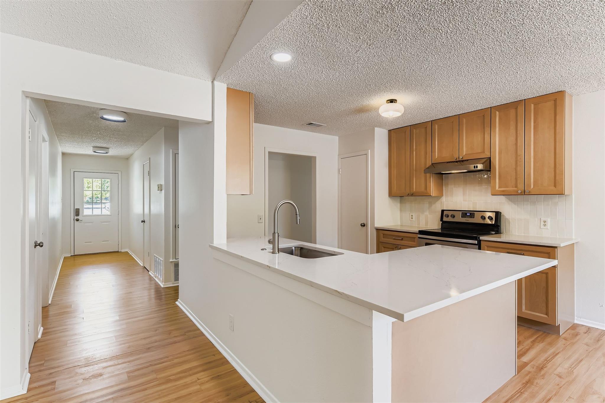 7128 S Brook Dr, Austin, TX 78736