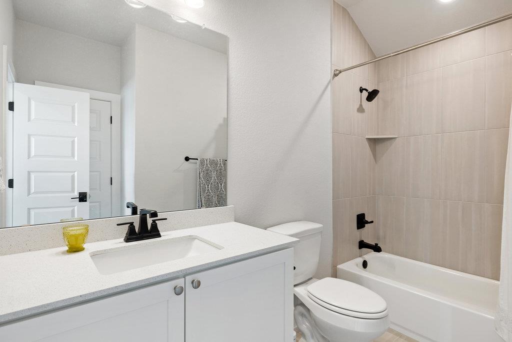 1005 Sage Thrasher Cir, Dripping Springs, TX 78620