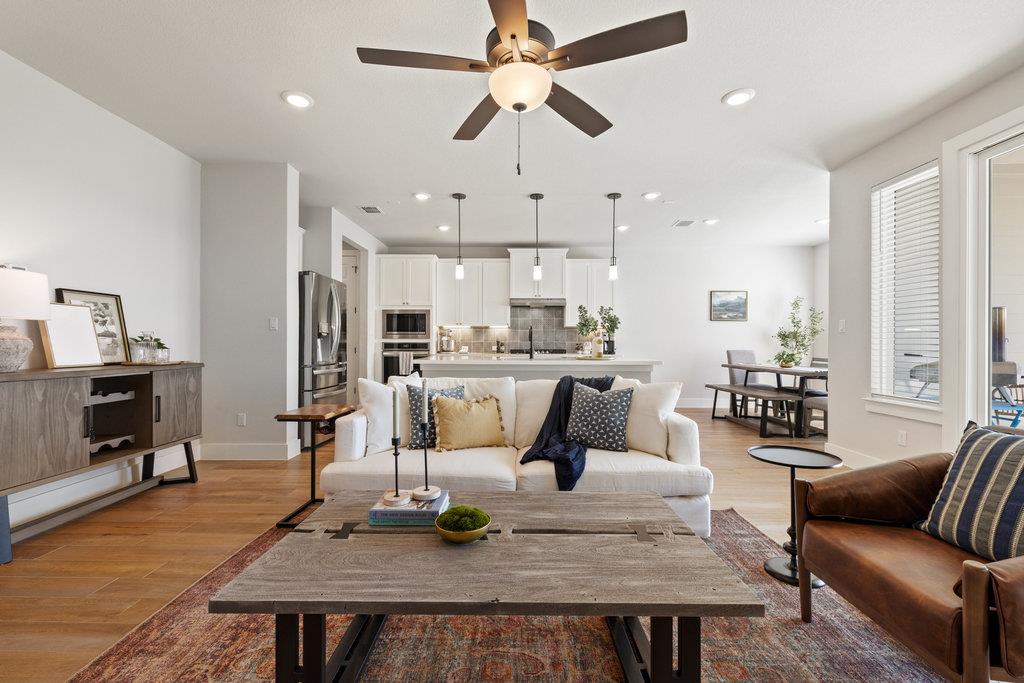 1005 Sage Thrasher Cir, Dripping Springs, TX 78620