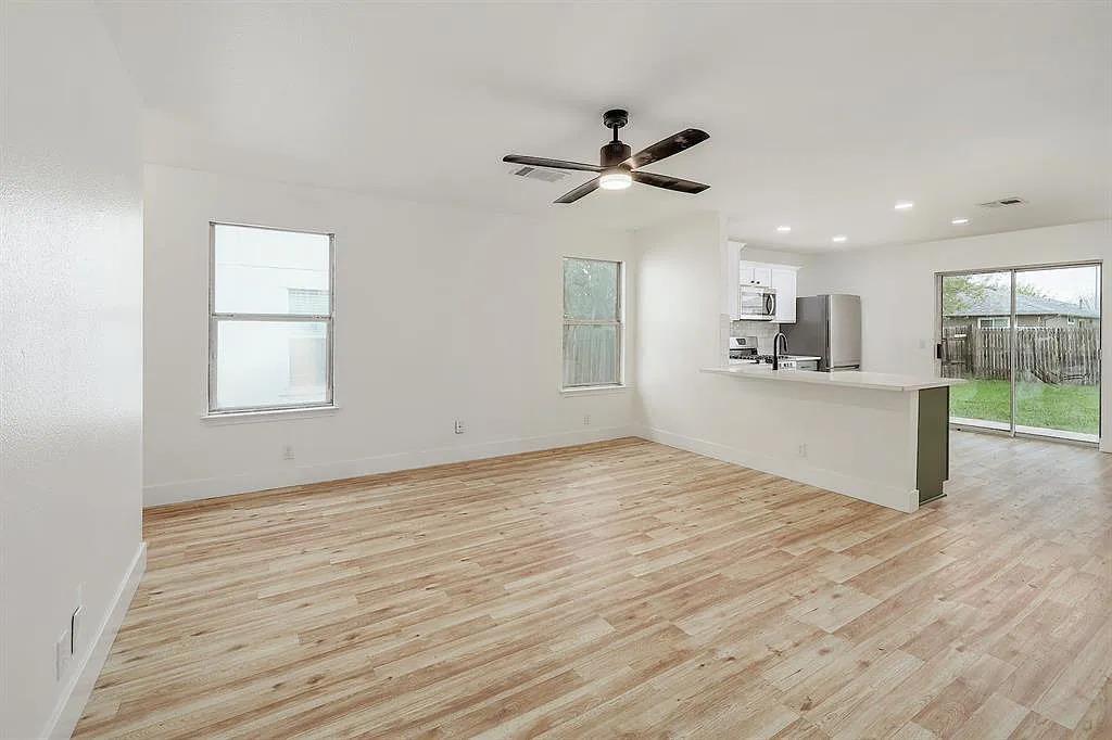 16816 Jaron Dr, Manor, TX 78653