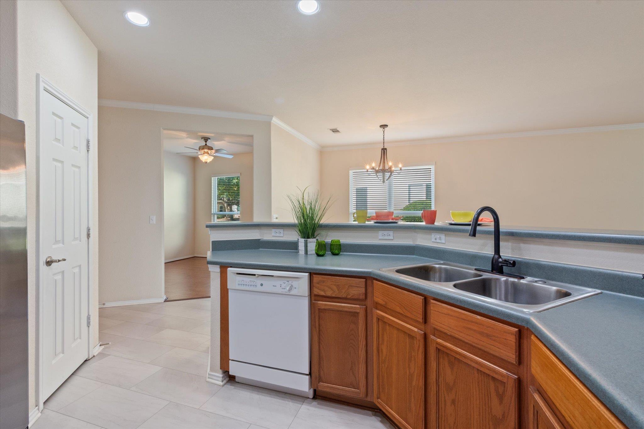 112 Winter Dr, Georgetown, TX 78633