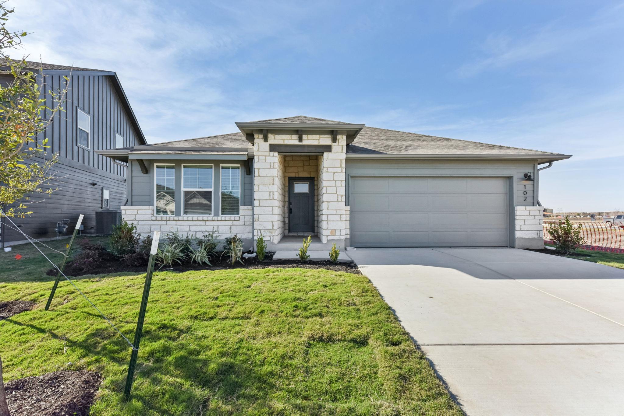 102 Holmby Dr, Hutto, TX 78634