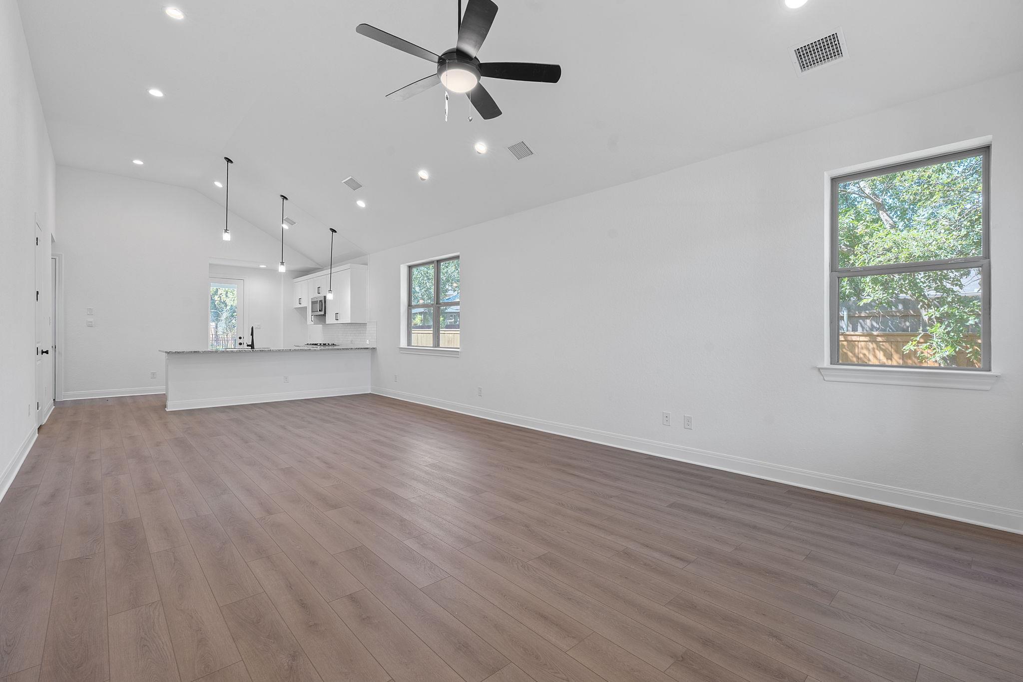 330 Orleanian Dr, Buda, TX 78610