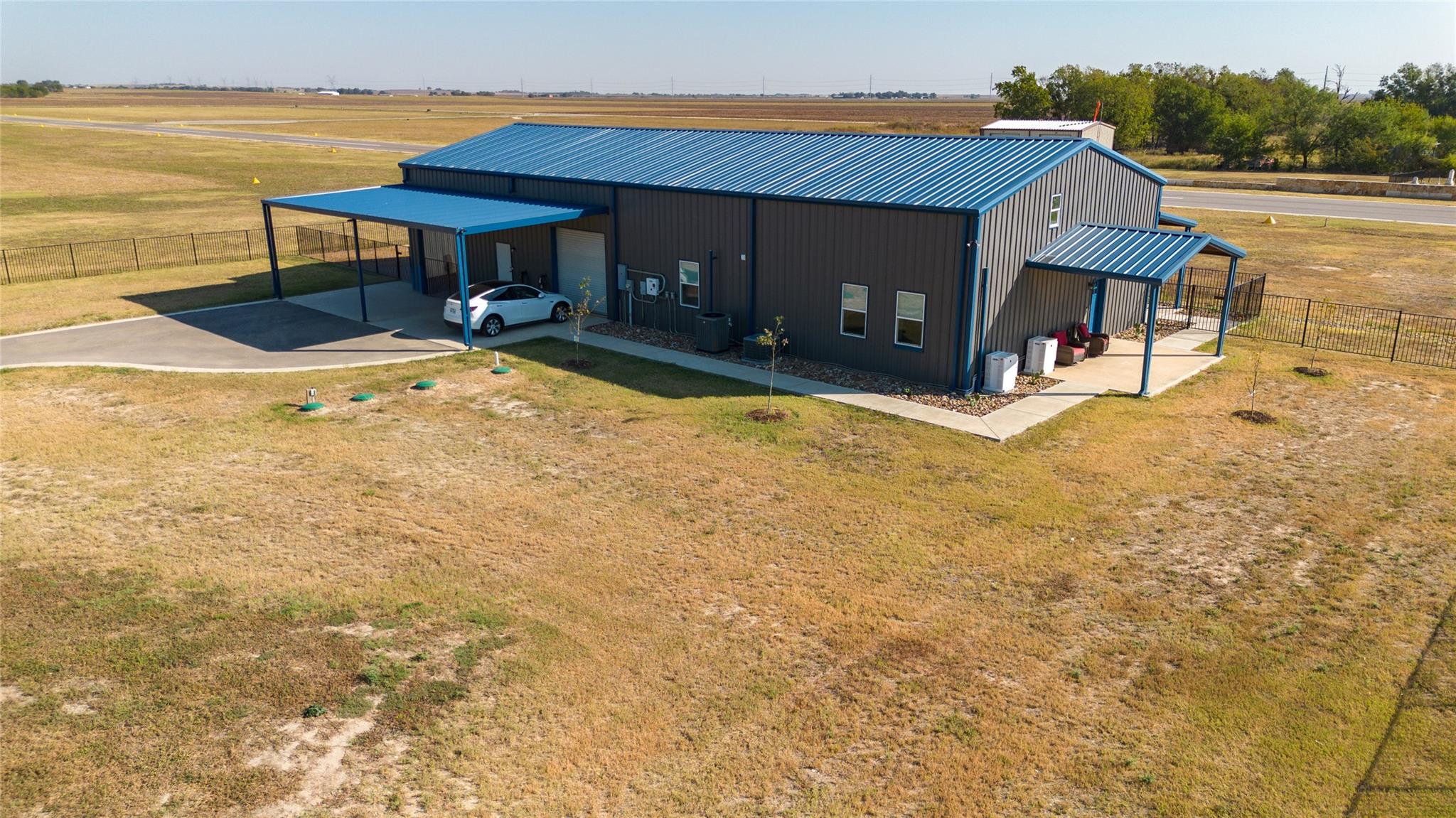 140 Airpark Dr, Georgetown, TX 78626