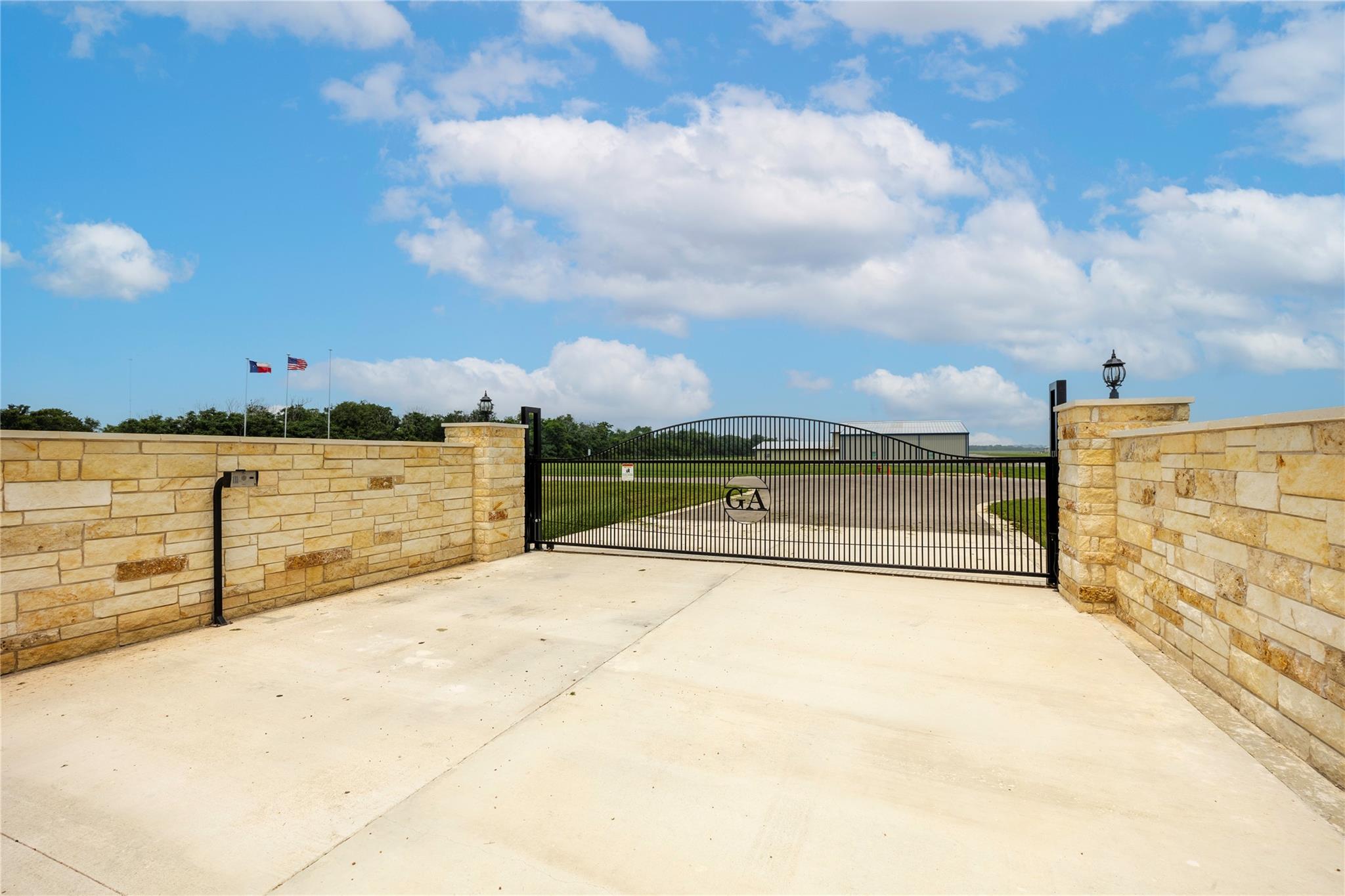 140 Airpark Dr, Georgetown, TX 78626