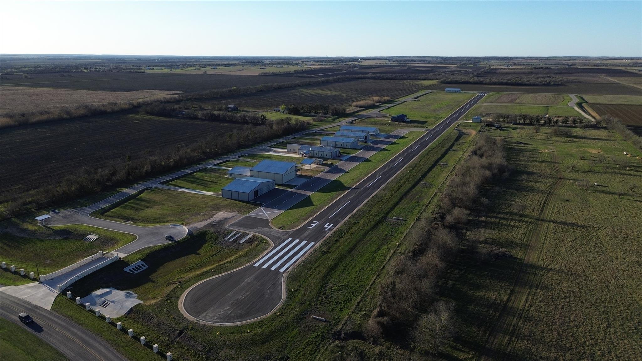 140 Airpark Dr, Georgetown, TX 78626