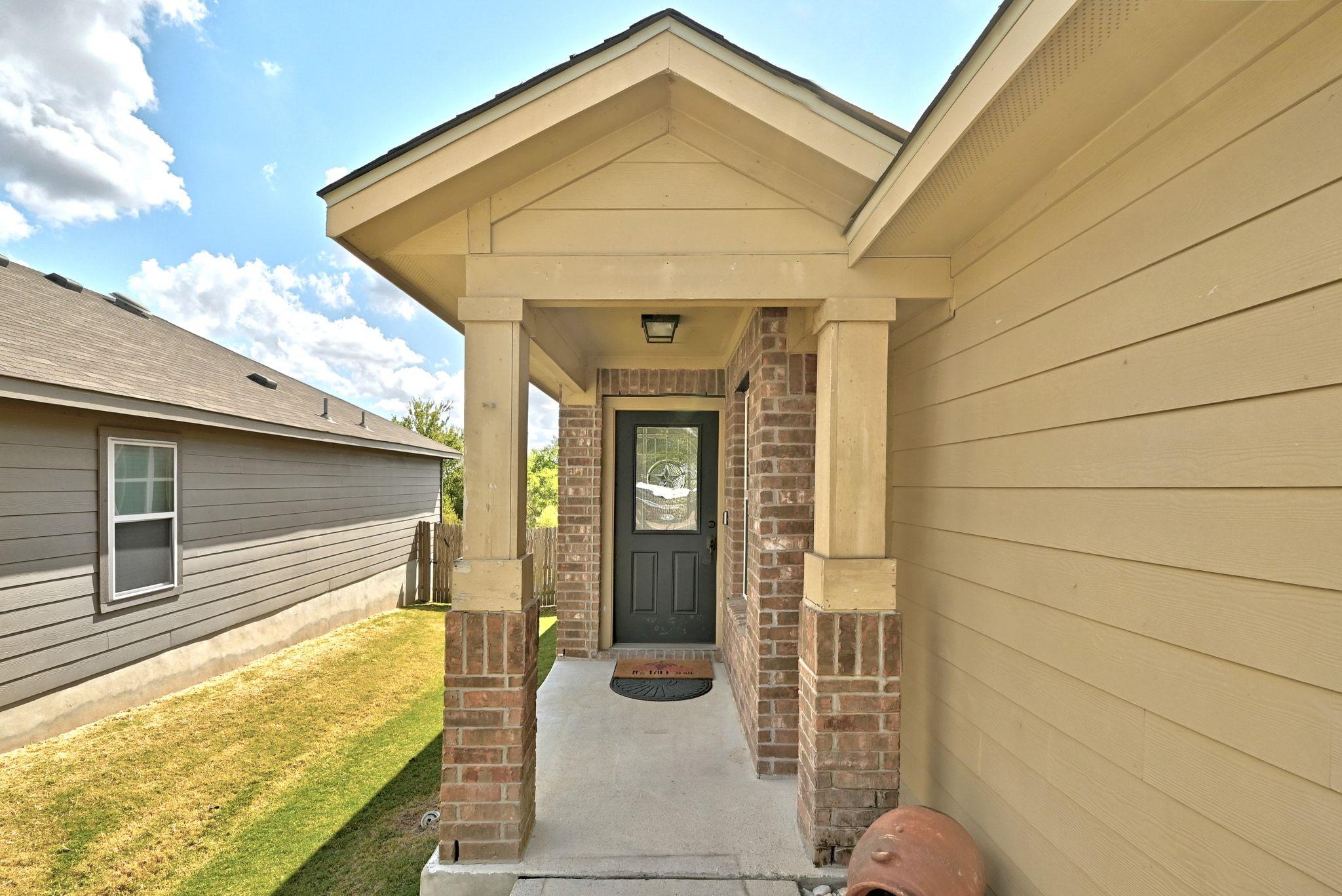 180 Lake Gln, San Marcos, TX 78666