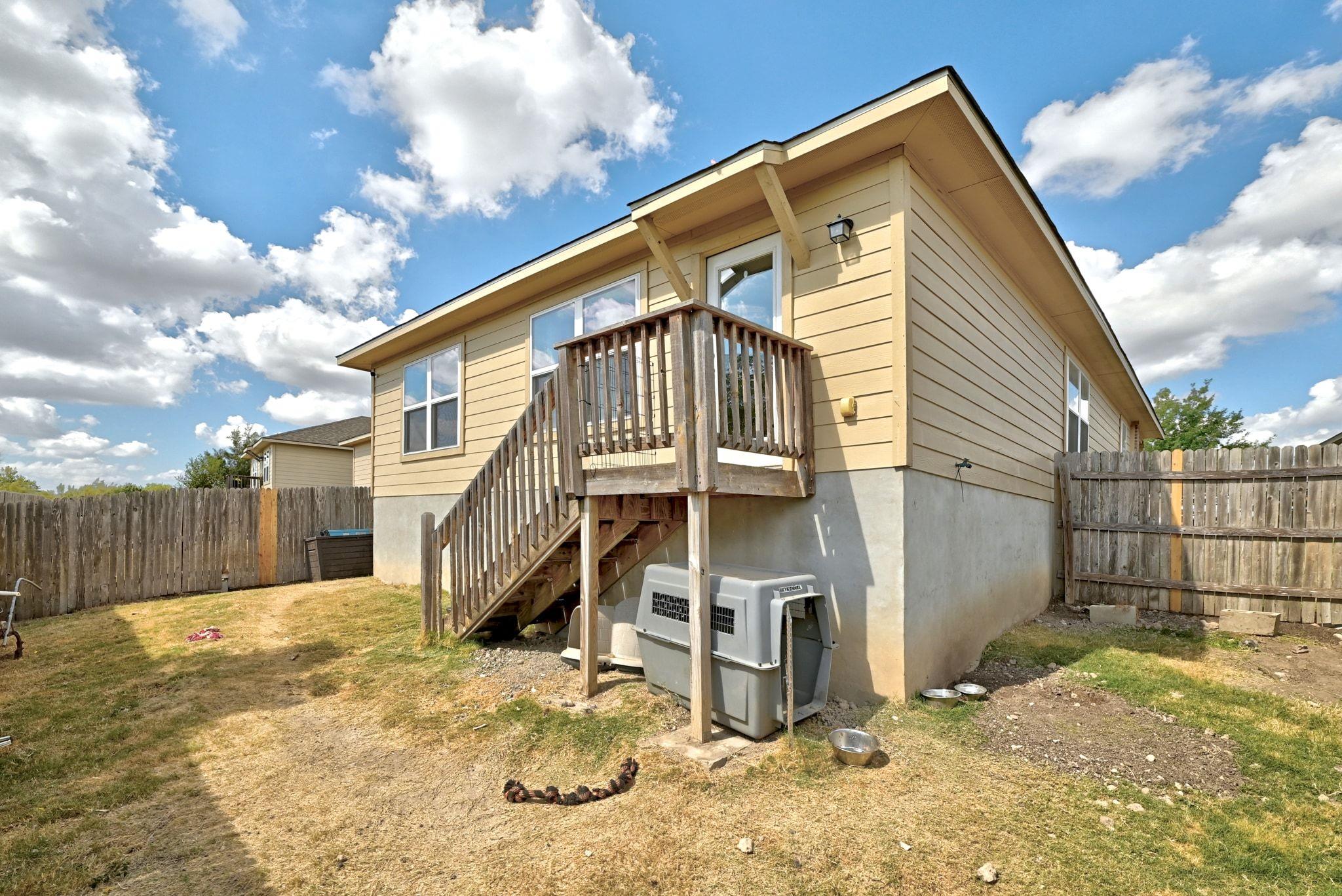 180 Lake Gln, San Marcos, TX 78666