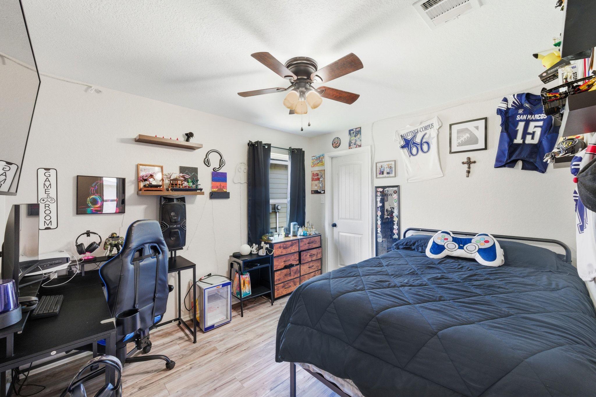 180 Lake Gln, San Marcos, TX 78666