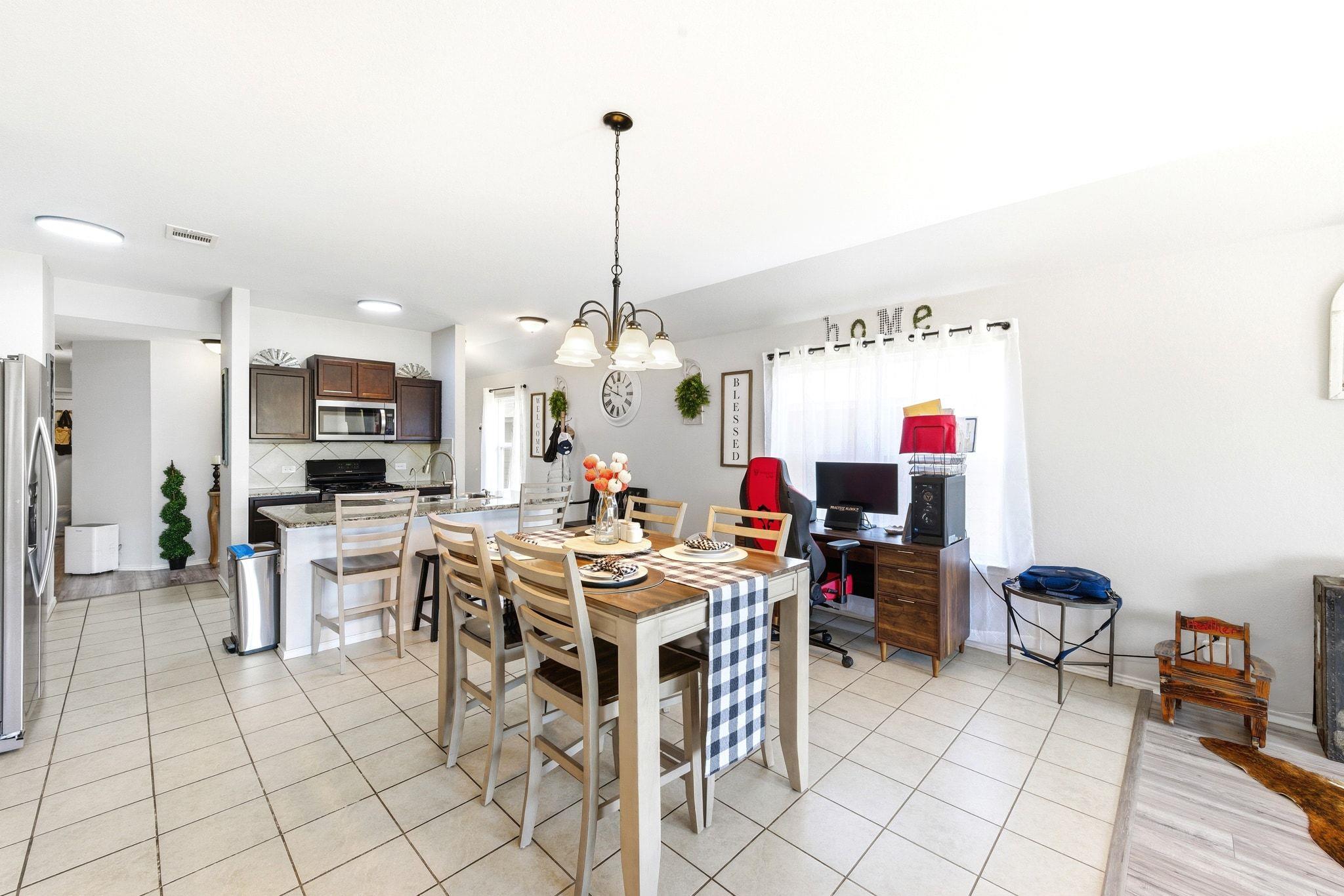 180 Lake Gln, San Marcos, TX 78666