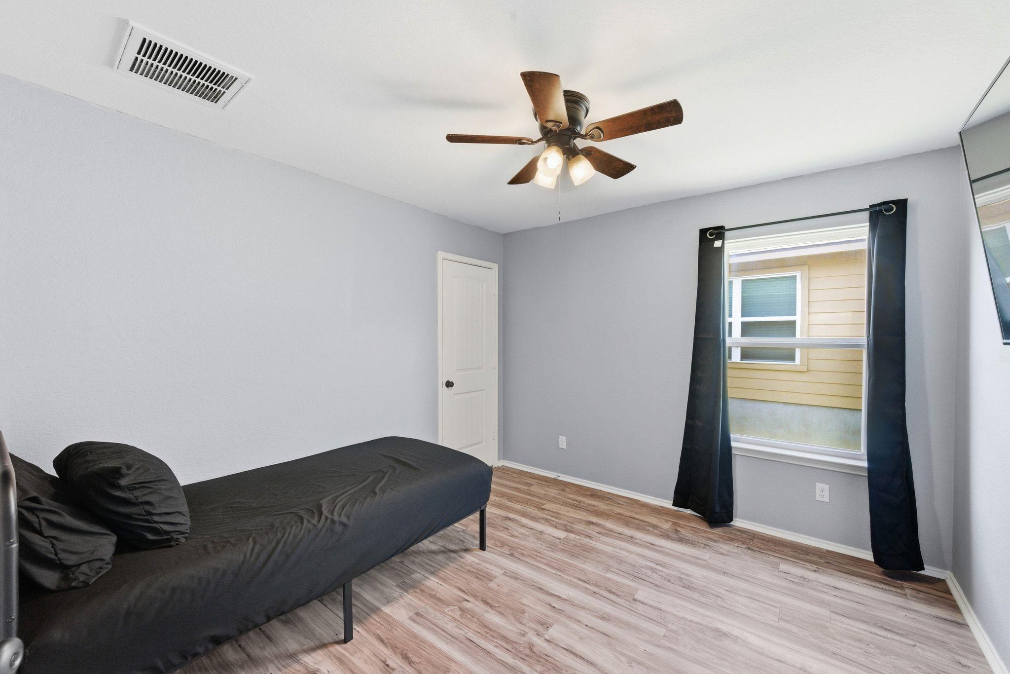 180 Lake Gln, San Marcos, TX 78666