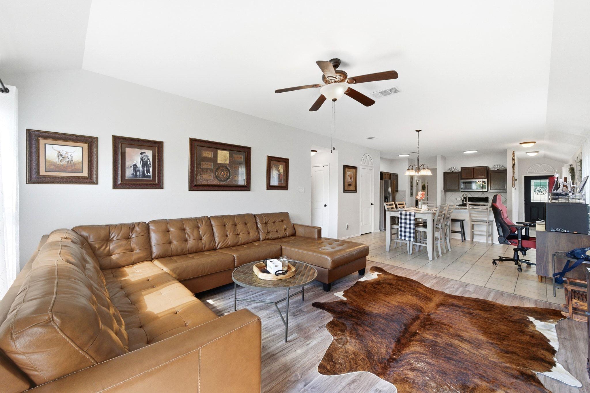 180 Lake Gln, San Marcos, TX 78666