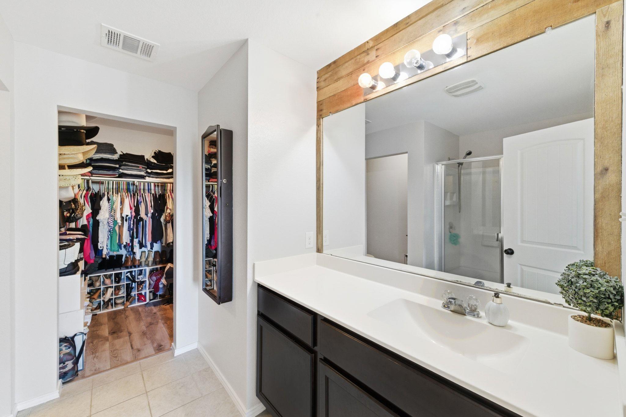 180 Lake Gln, San Marcos, TX 78666