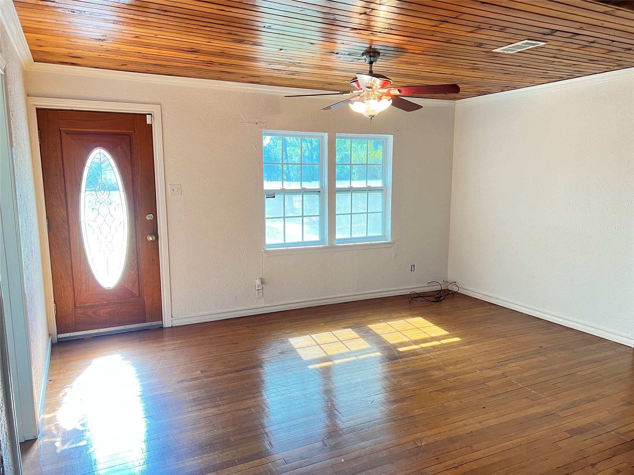 2012 Maxwell Ln, Austin, TX 78741