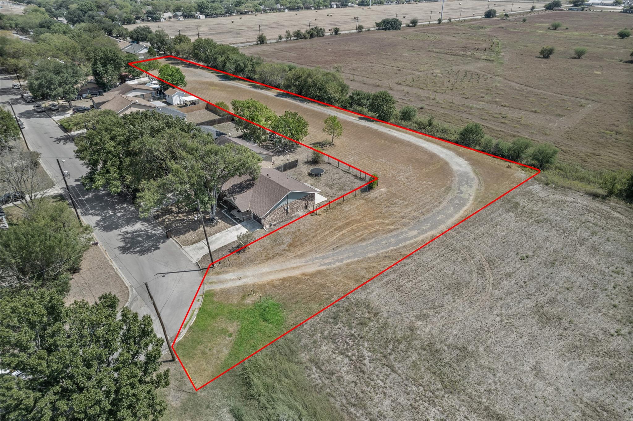 1508 Pendergrass St, Lockhart, TX 78644