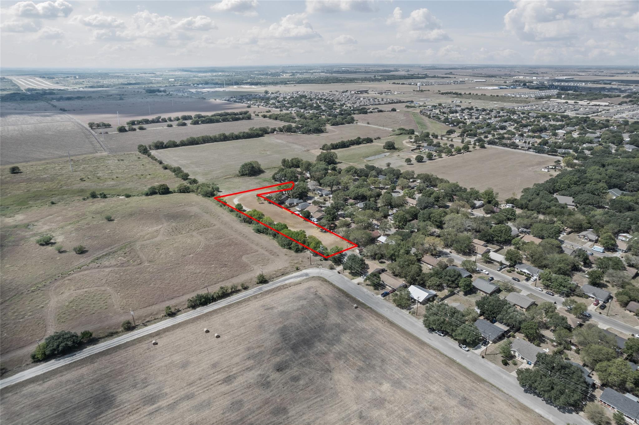 1508 Pendergrass St, Lockhart, TX 78644