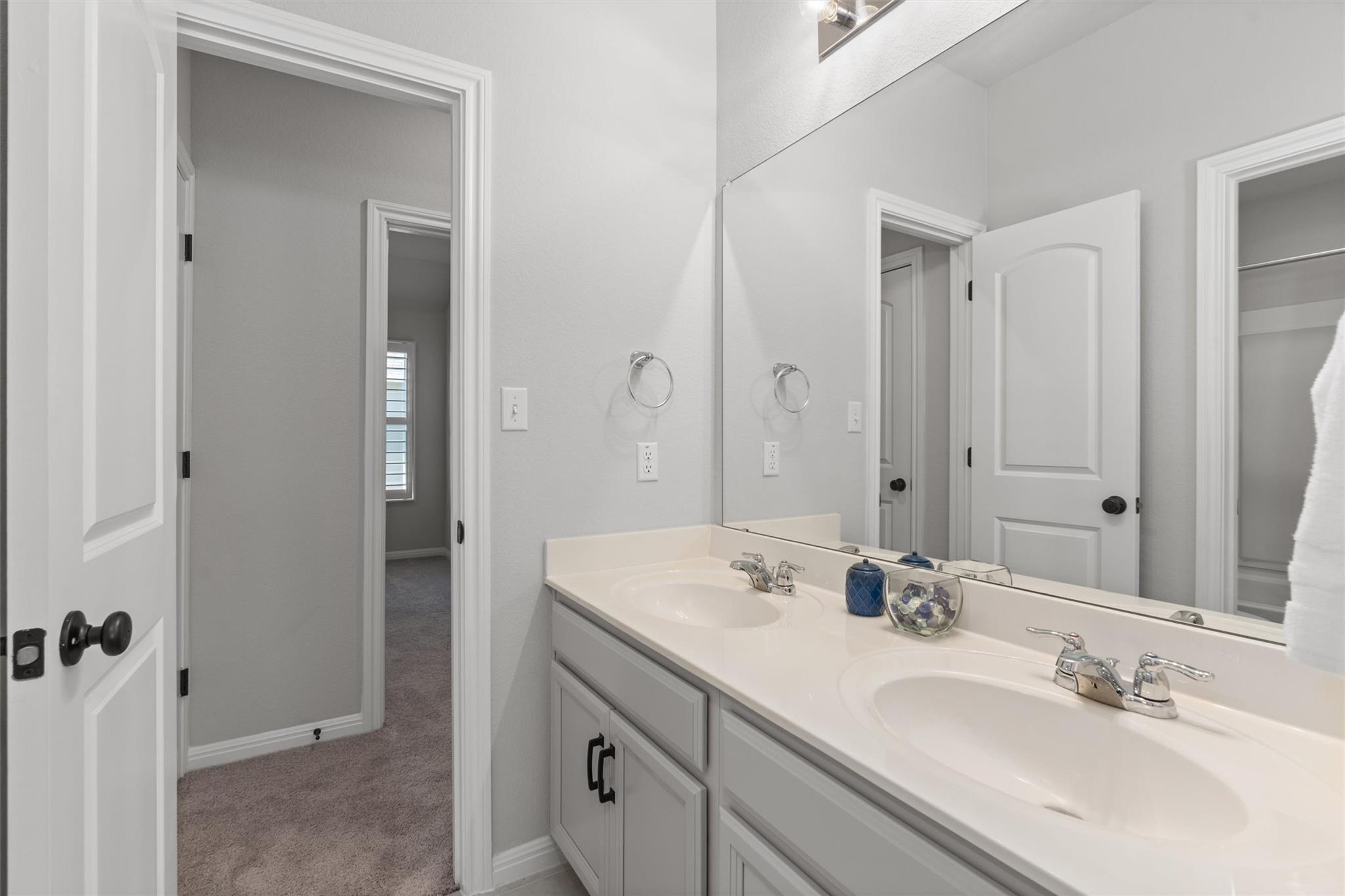 13104 Cerro Castellan Trce, Manor, TX 78653