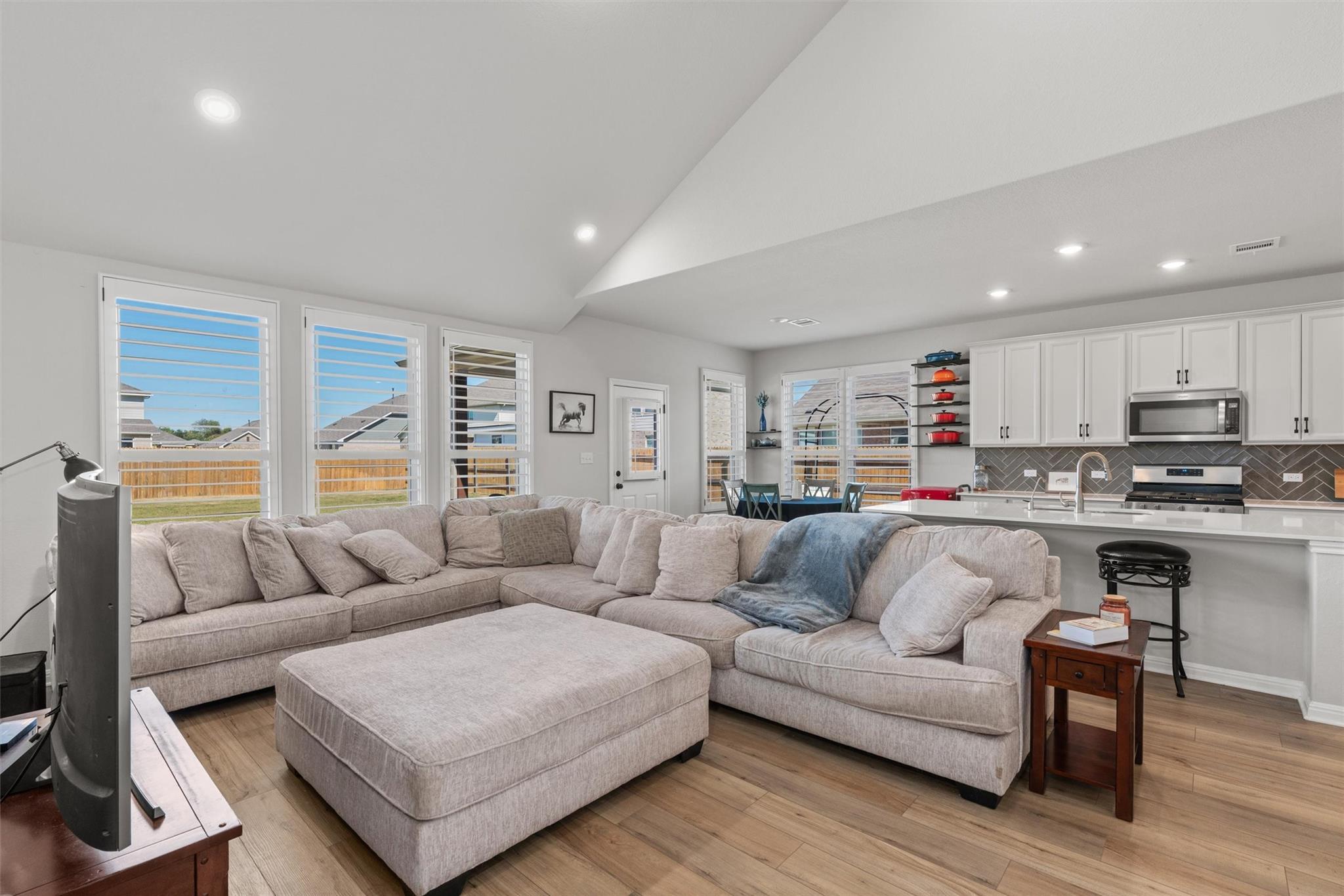 13104 Cerro Castellan Trce, Manor, TX 78653