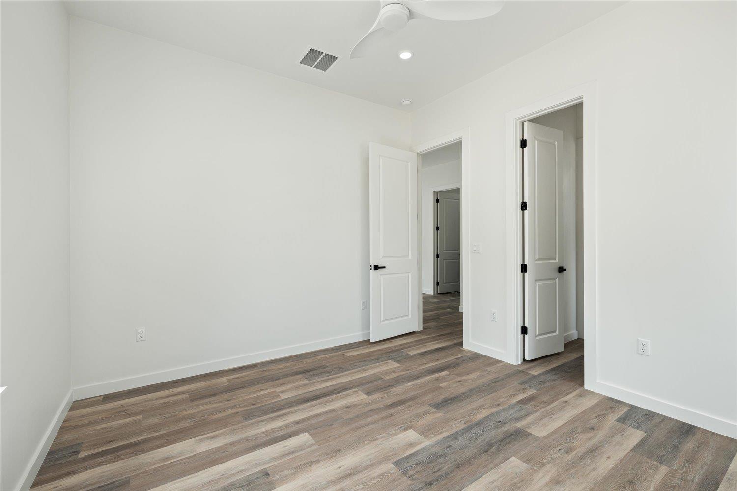 504 Walker St, Smithville, TX 78957