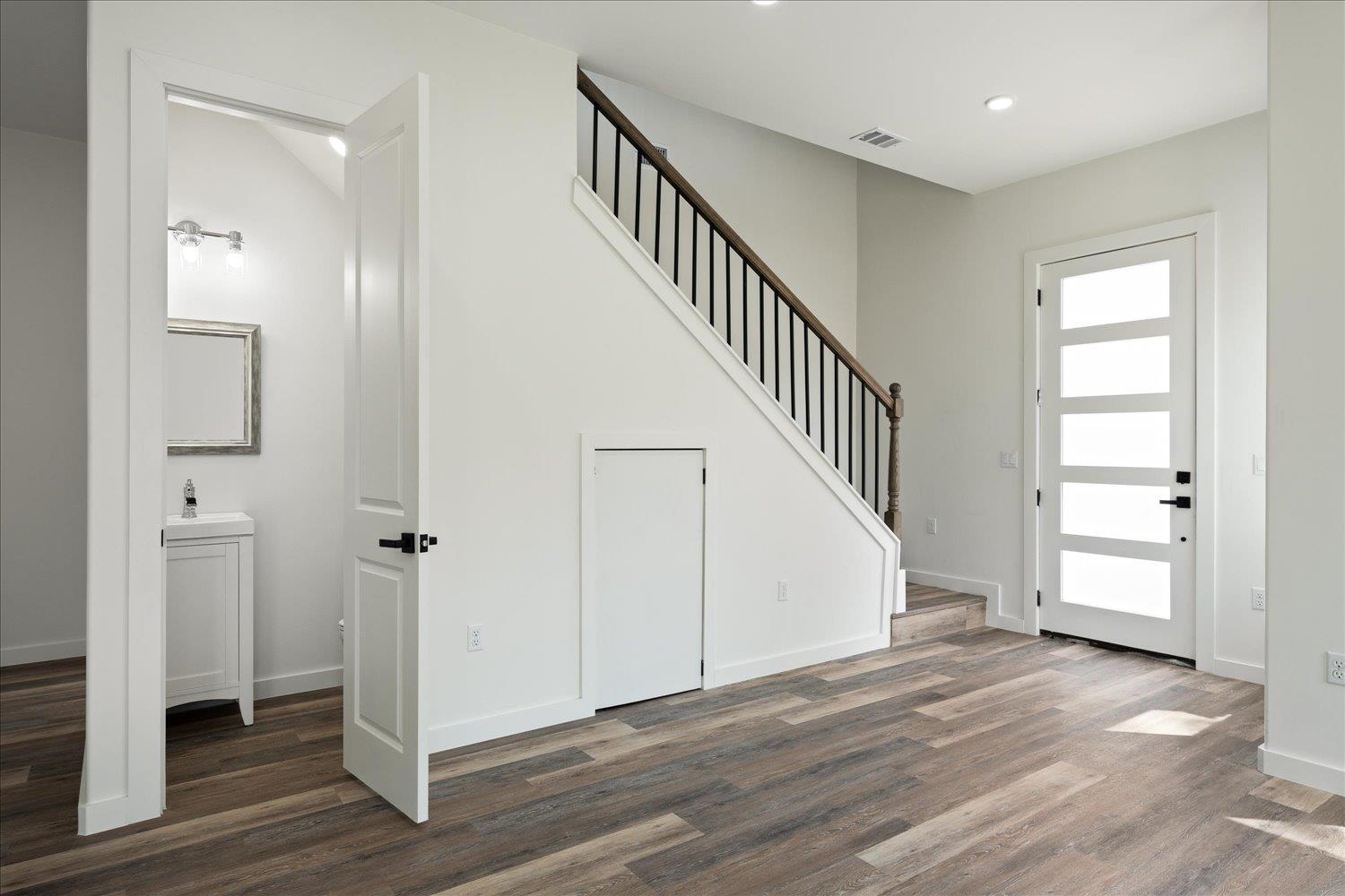 504 Walker St, Smithville, TX 78957