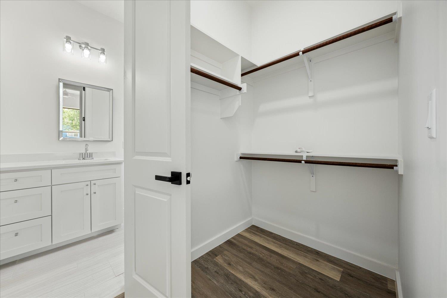 504 Walker St, Smithville, TX 78957