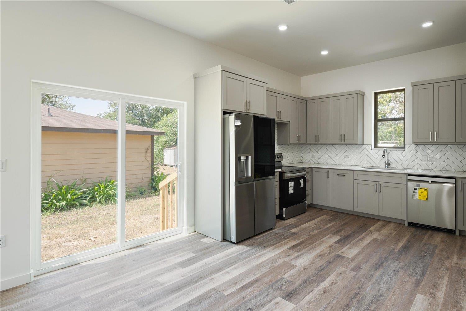 504 Walker St, Smithville, TX 78957