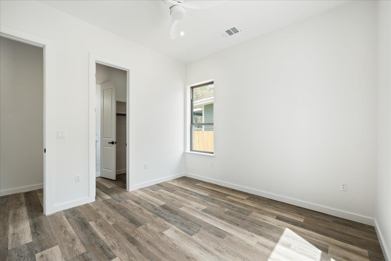 504 Walker St, Smithville, TX 78957