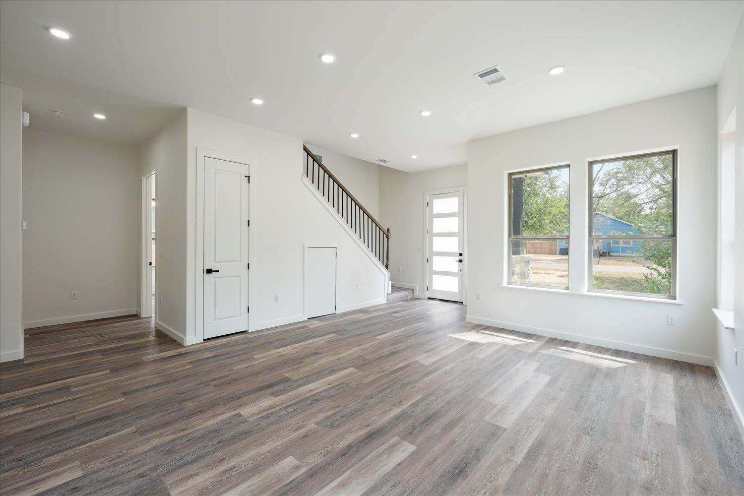 504 Walker St, Smithville, TX 78957