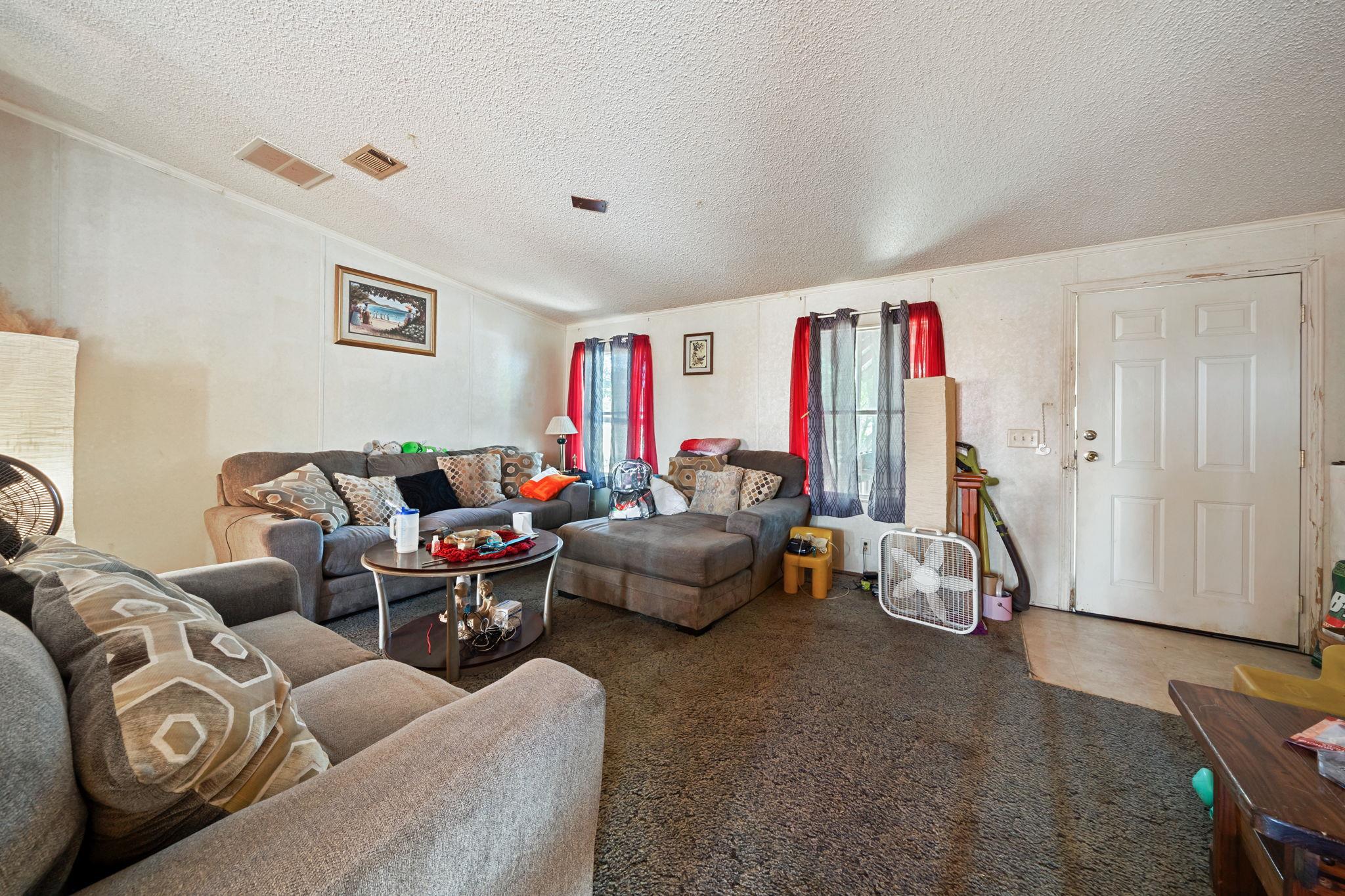 104 Dustins Dr, Kyle, TX 78640