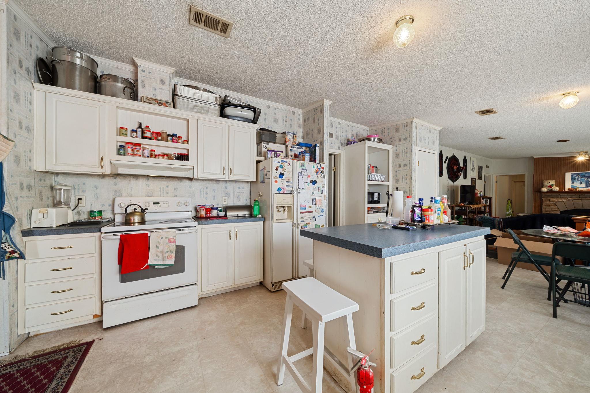104 Dustins Dr, Kyle, TX 78640