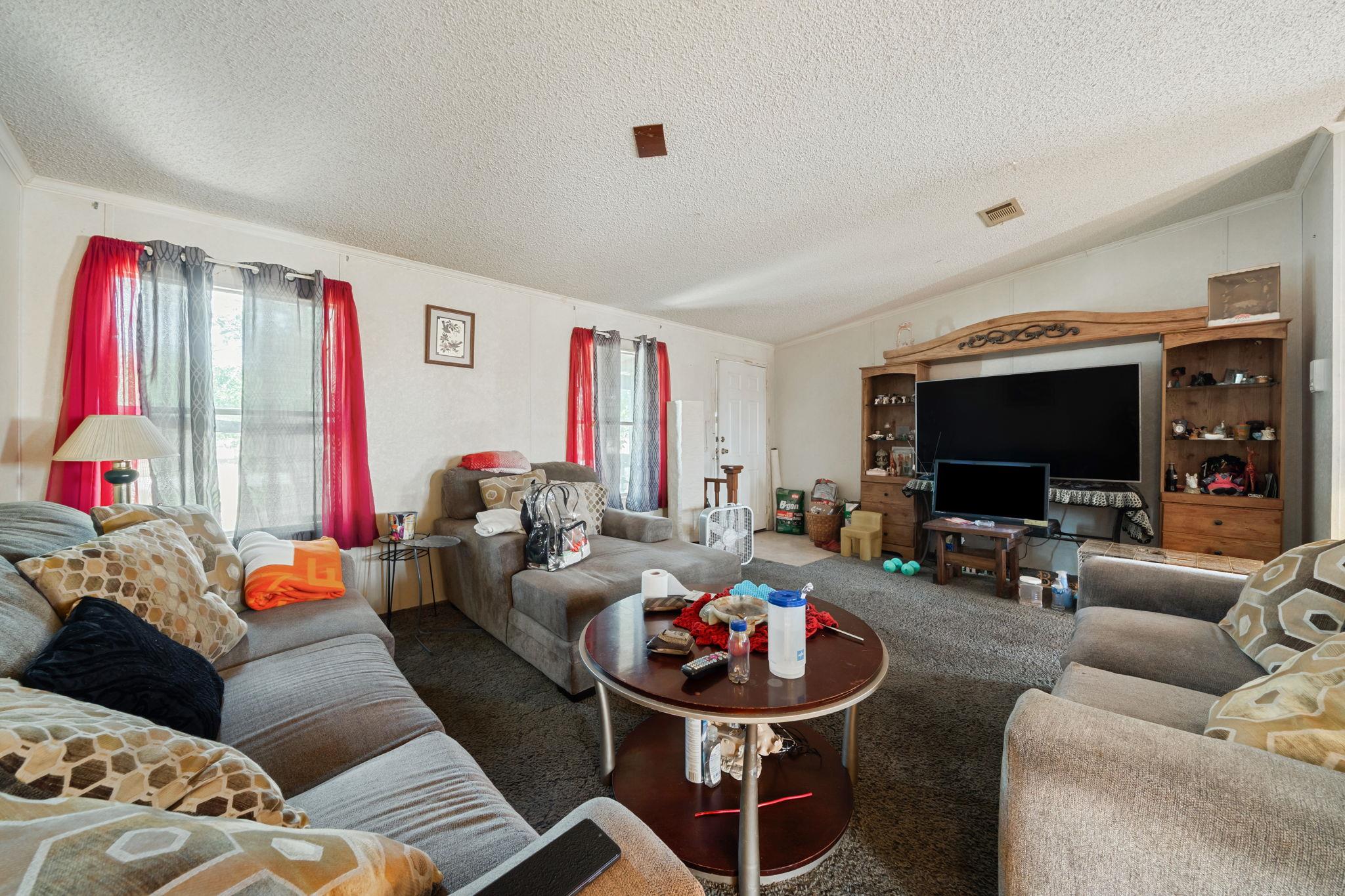 104 Dustins Dr, Kyle, TX 78640