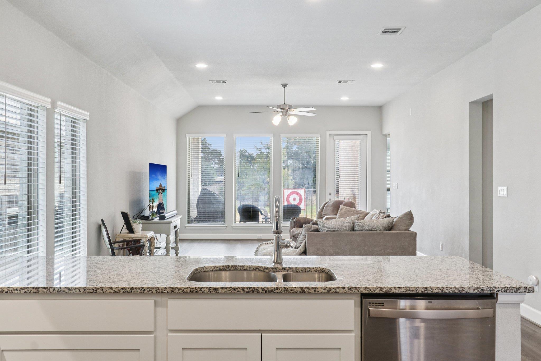 131 Ironbark Bnd, Bastrop, TX 78602