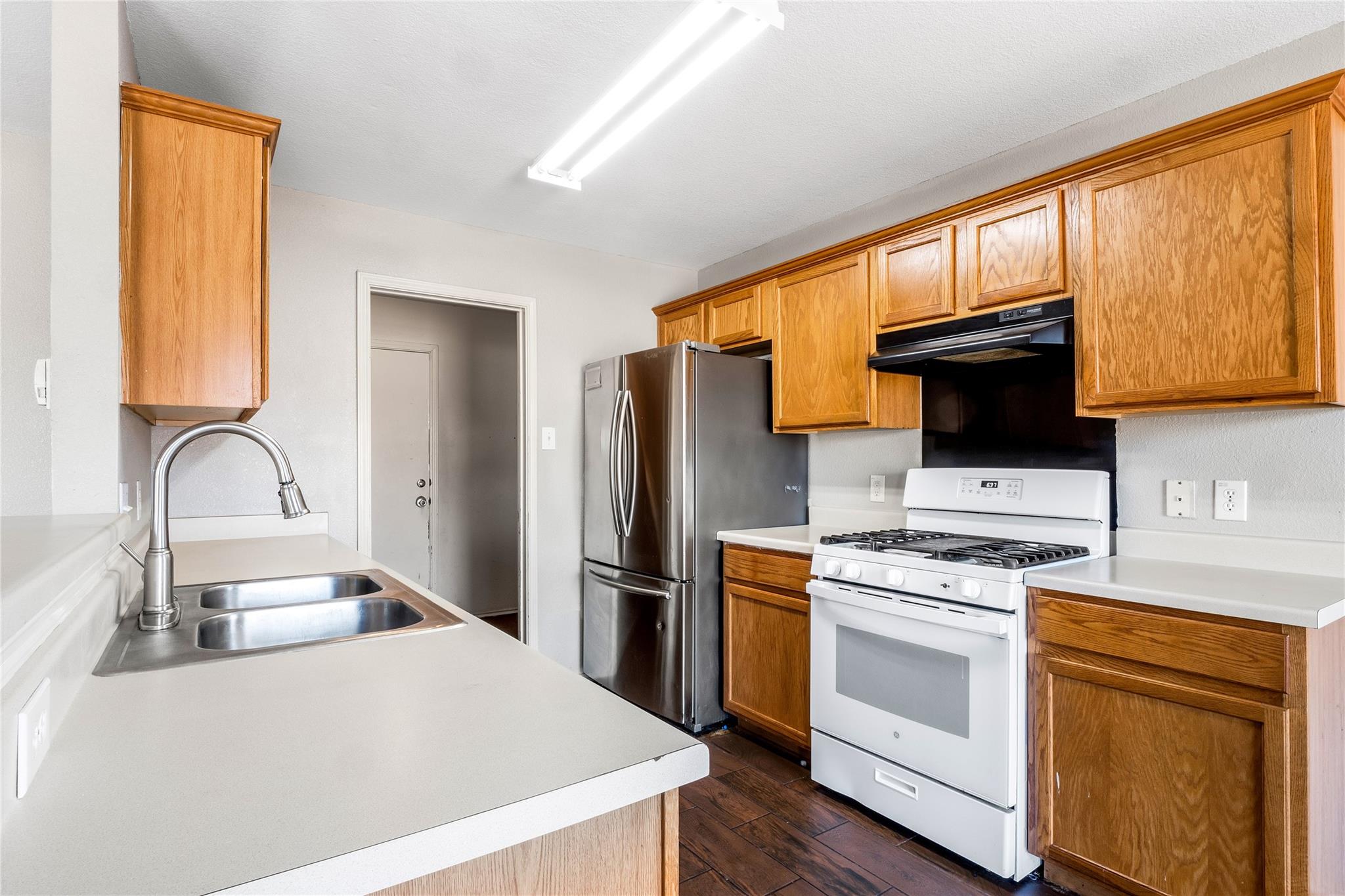 1103 Whitley Dr, Leander, TX 78641